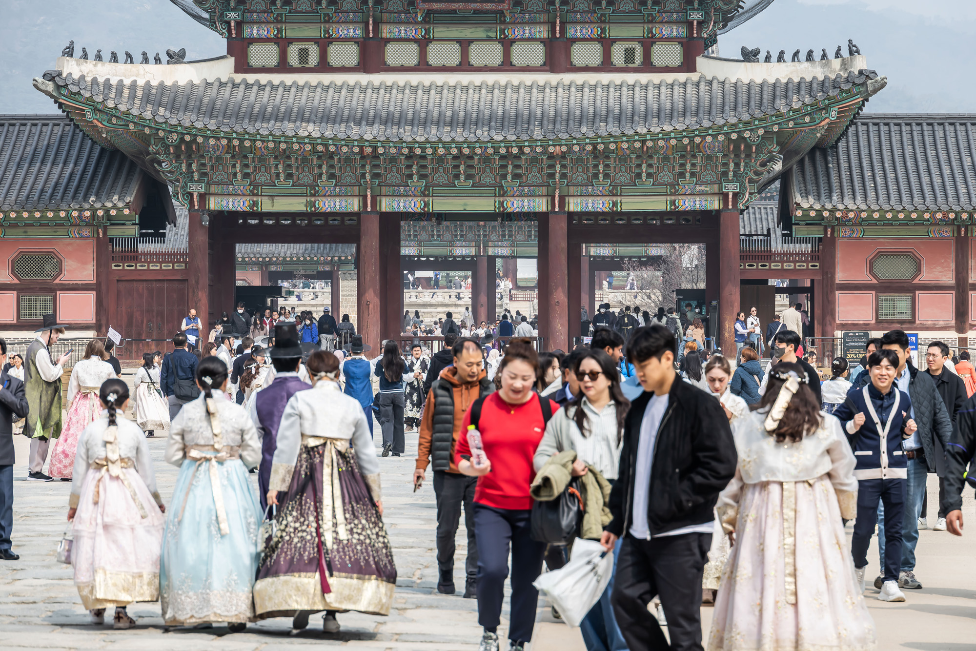 연예;방송;가수;스타;K팝;BTS;방탄소년단;방탄소년단복귀;BTS복귀;BTS효과;BTS특수;BTS광화문공연특수;경복궁외국인관광객;광화문외국인관광객