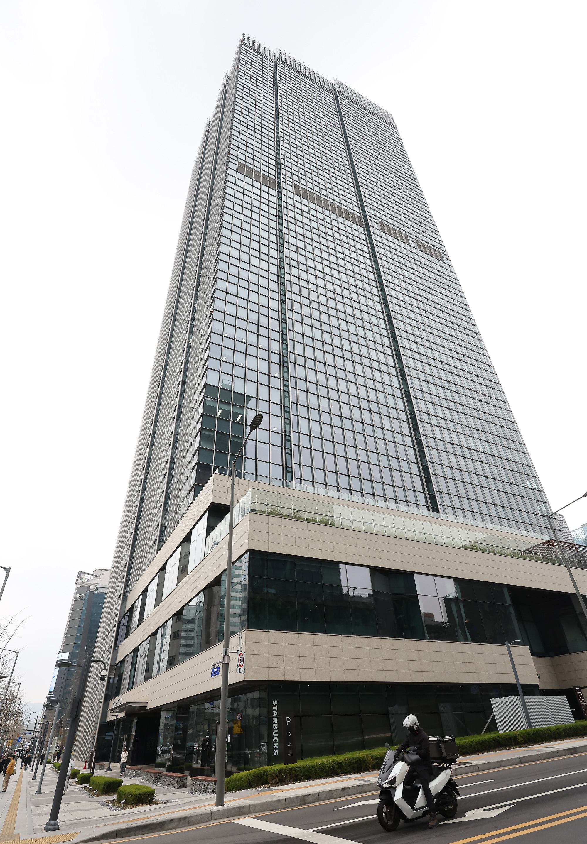 신세계;아이앤씨;신세계;아울렛;감전사;중대재해법