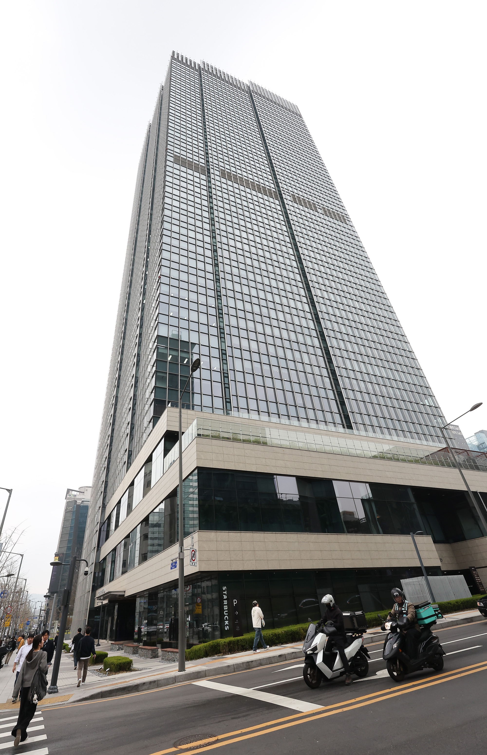 신세계;아이앤씨;신세계;아울렛;감전사;중대재해법