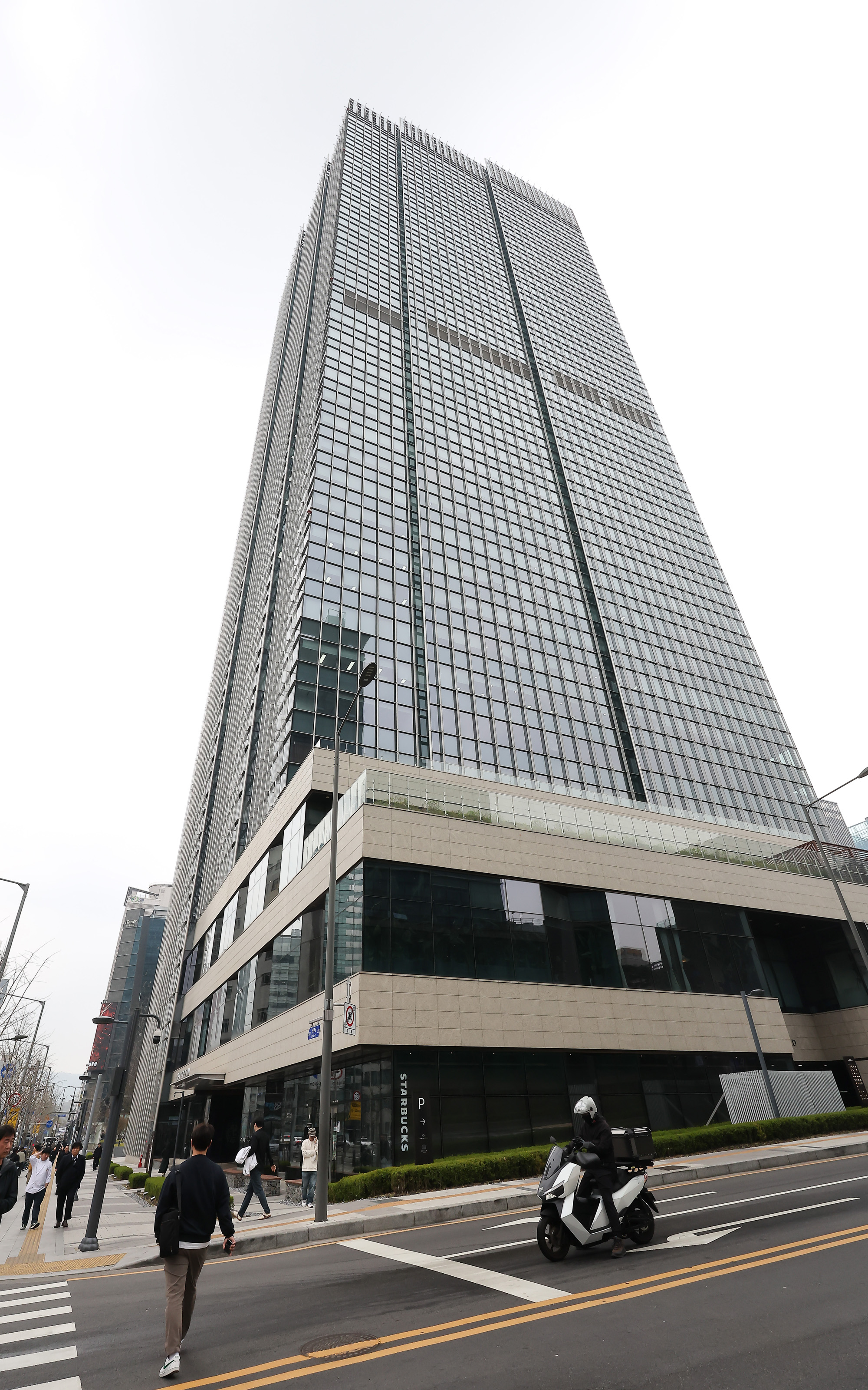 신세계;아이앤씨;신세계;아울렛;감전사;중대재해법