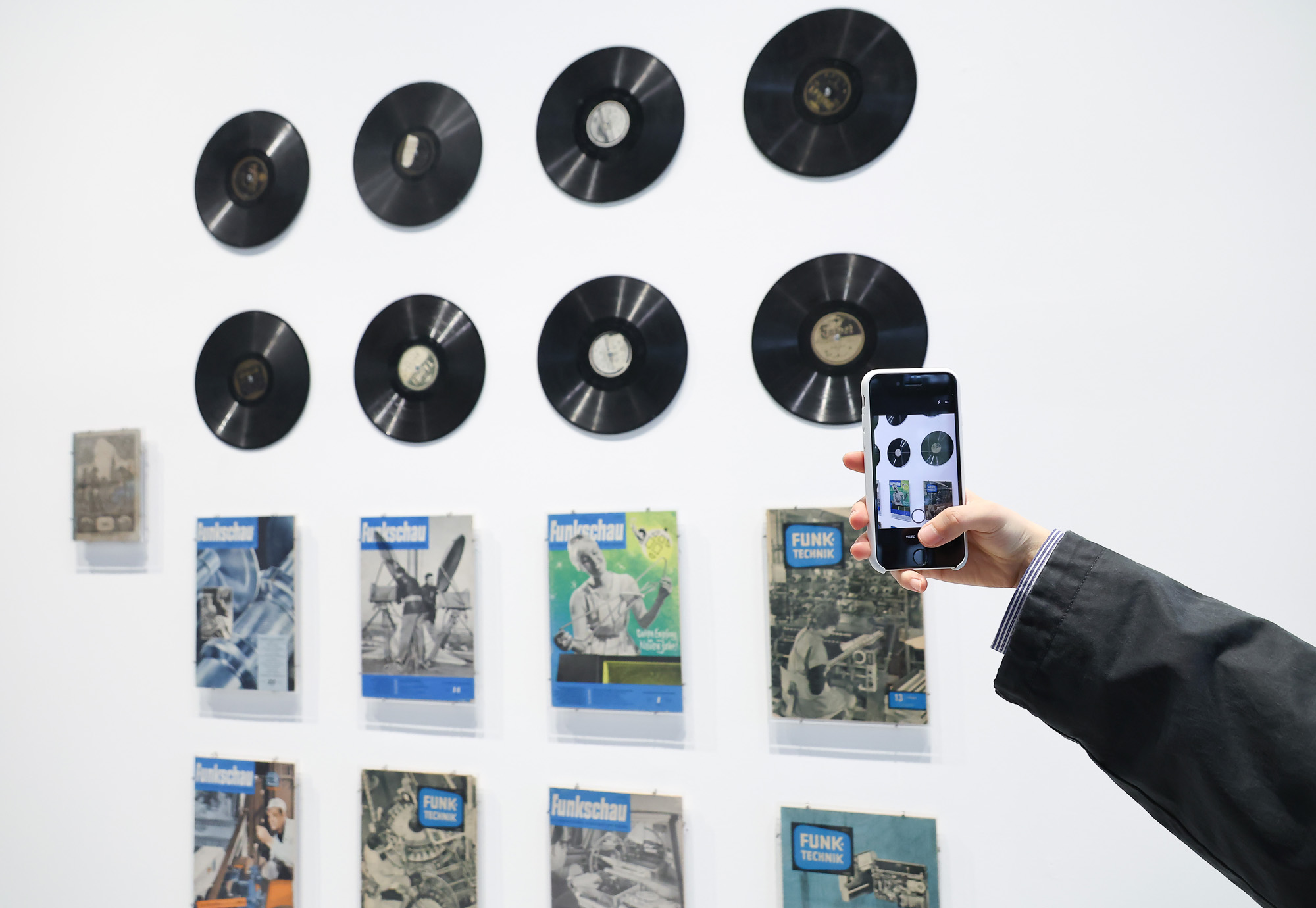 백남준;개인전;백남준 리와인드;리핏;가고시안 APMA;캐비닛