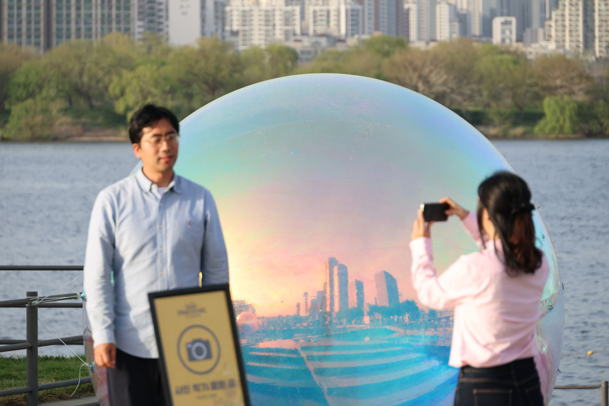 사회;문화;여의도한강공원;물빛광장;서울스프링페스티벌;한강회전목마;회전목마시그니처쇼;한강봄나들이;한강소풍;여의도물빛광장물놀이