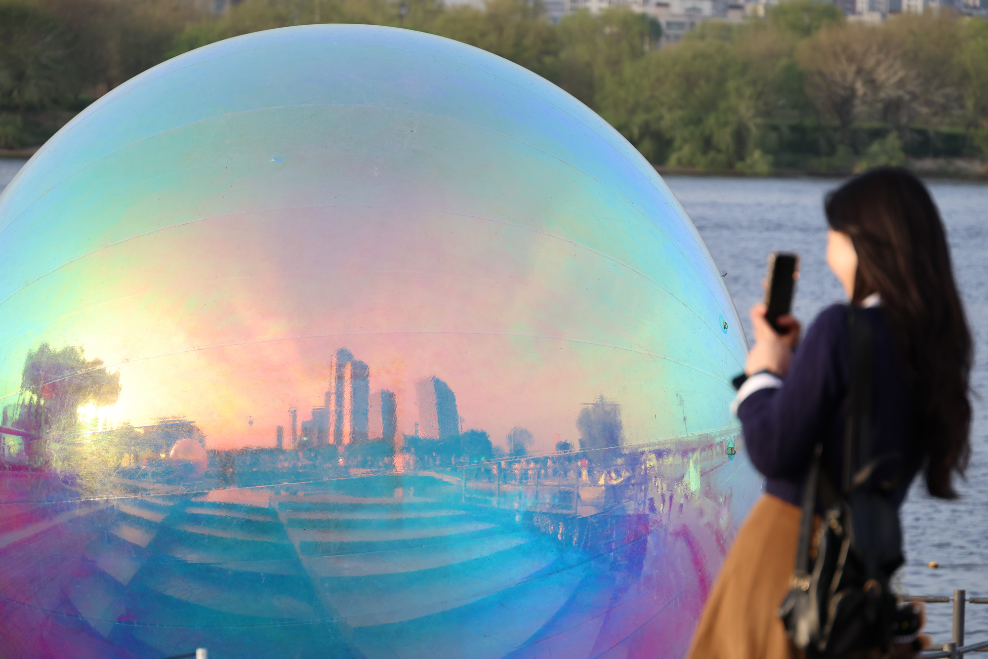 사회;문화;여의도한강공원;물빛광장;서울스프링페스티벌;한강회전목마;회전목마시그니처쇼;한강봄나들이;한강소풍;여의도물빛광장물놀이