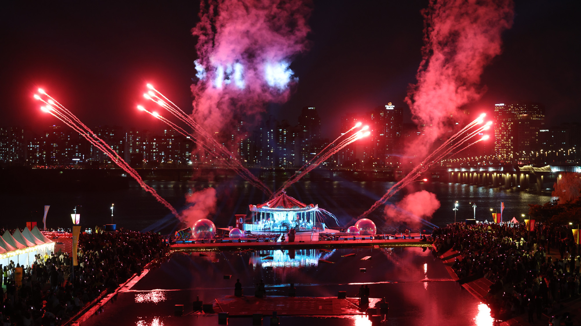 사회;문화;여의도한강공원;물빛광장;서울스프링페스티벌;한강회전목마;회전목마시그니처쇼;한강봄나들이;한강소풍;여의도물빛광장물놀이