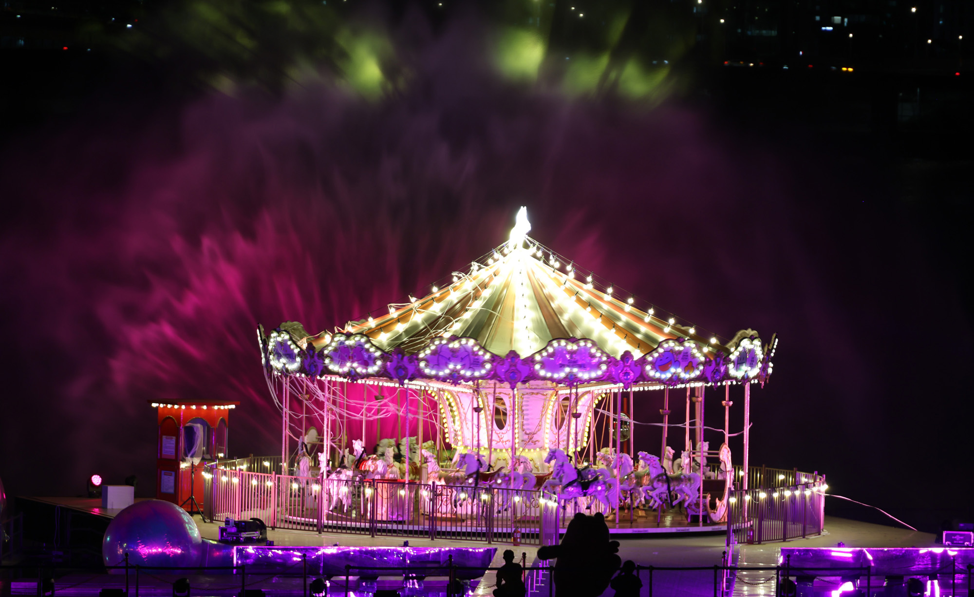 사회;문화;여의도한강공원;물빛광장;서울스프링페스티벌;한강회전목마;회전목마시그니처쇼;한강봄나들이;한강소풍;여의도물빛광장물놀이