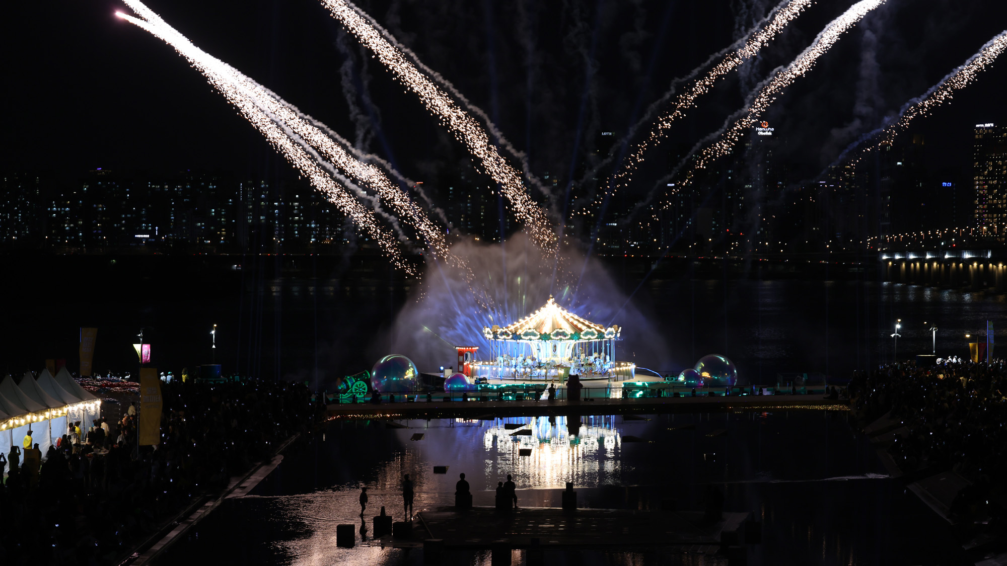 사회;문화;여의도한강공원;물빛광장;서울스프링페스티벌;한강회전목마;회전목마시그니처쇼;한강봄나들이;한강소풍;여의도물빛광장물놀이