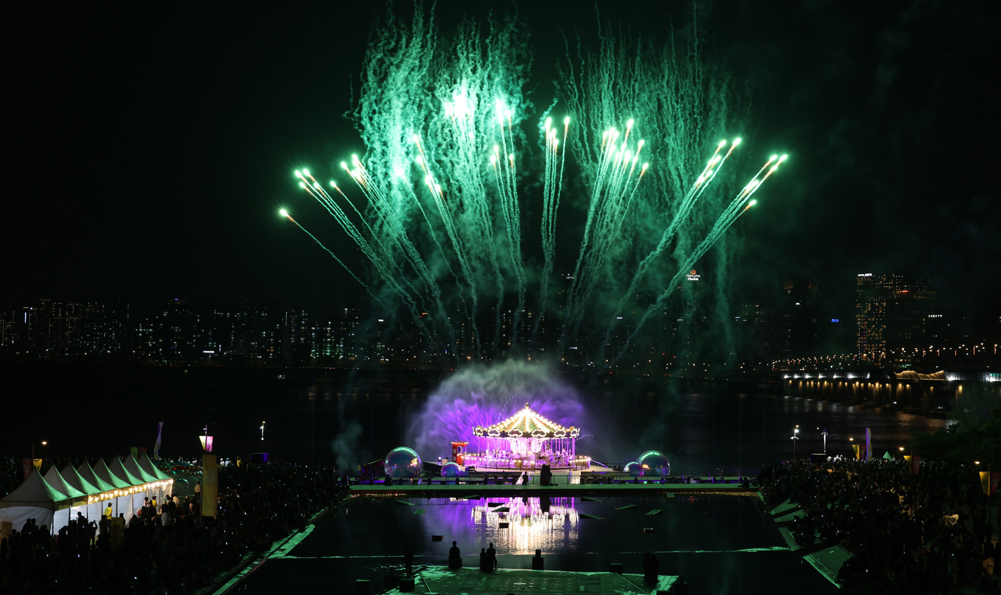 사회;문화;여의도한강공원;물빛광장;서울스프링페스티벌;한강회전목마;회전목마시그니처쇼;한강봄나들이;한강소풍;여의도물빛광장물놀이