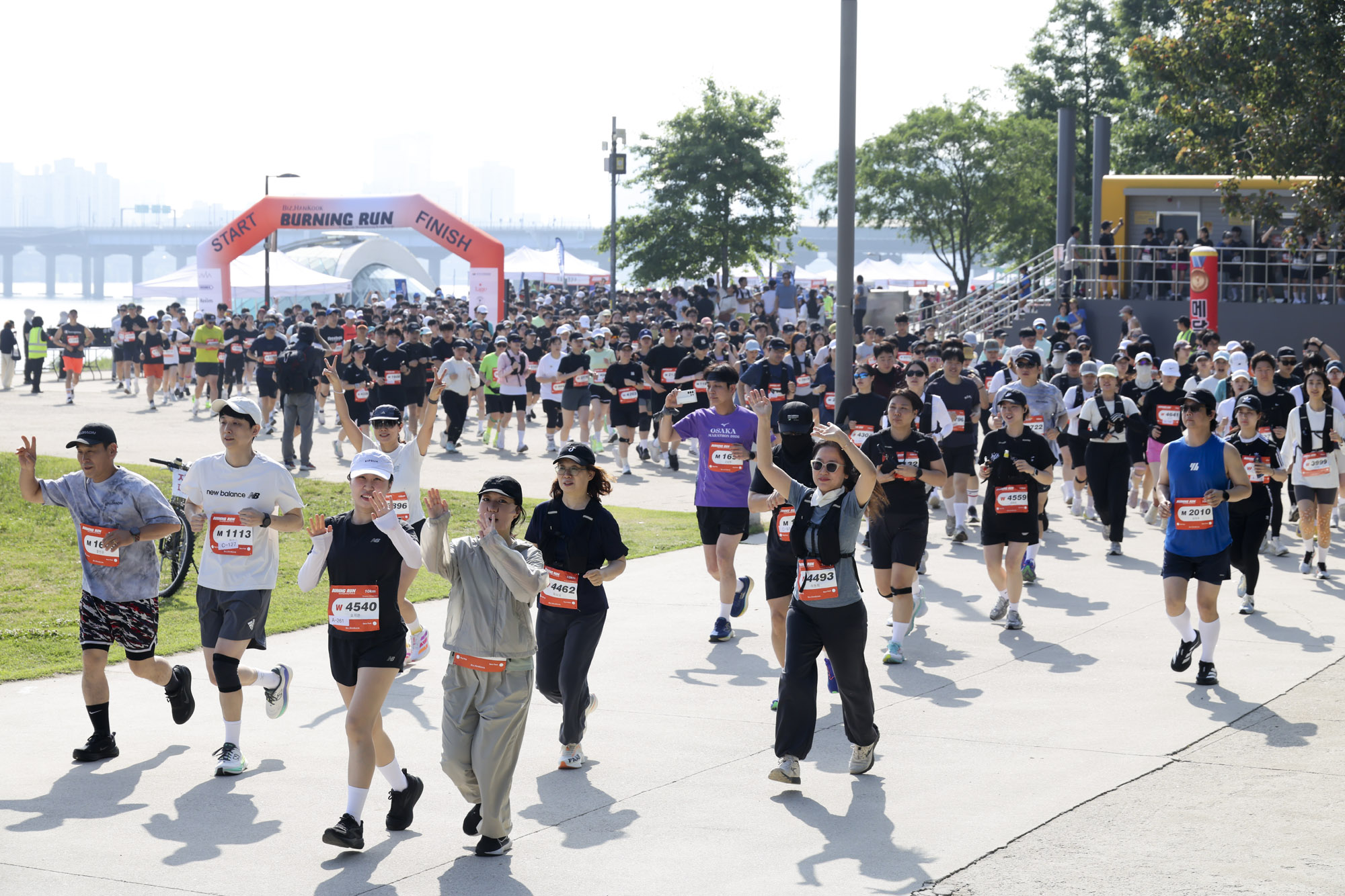 버닝런;버닝런2026;마라톤;비즈한국