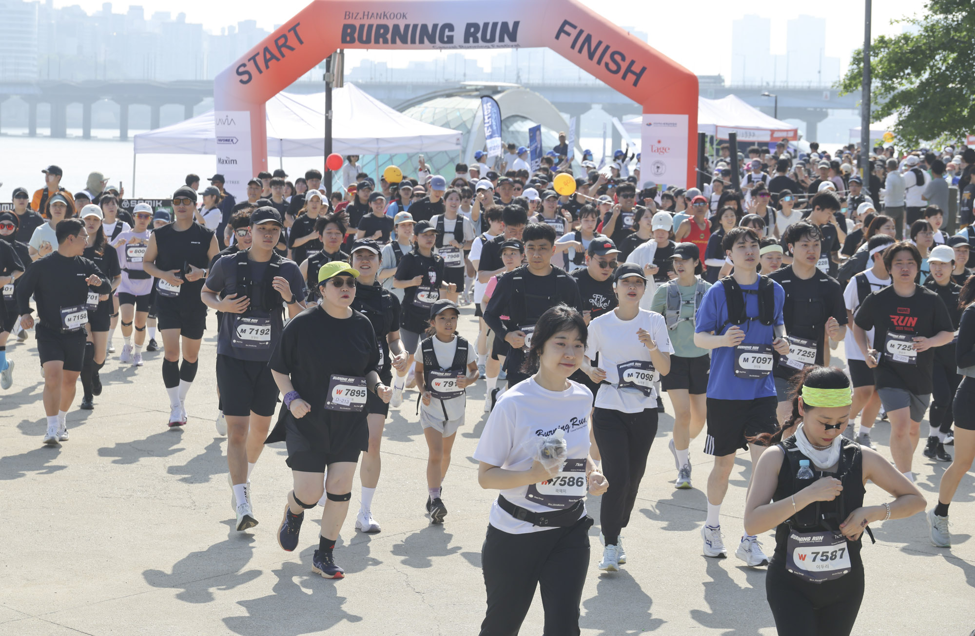 버닝런;버닝런2026;마라톤;비즈한국