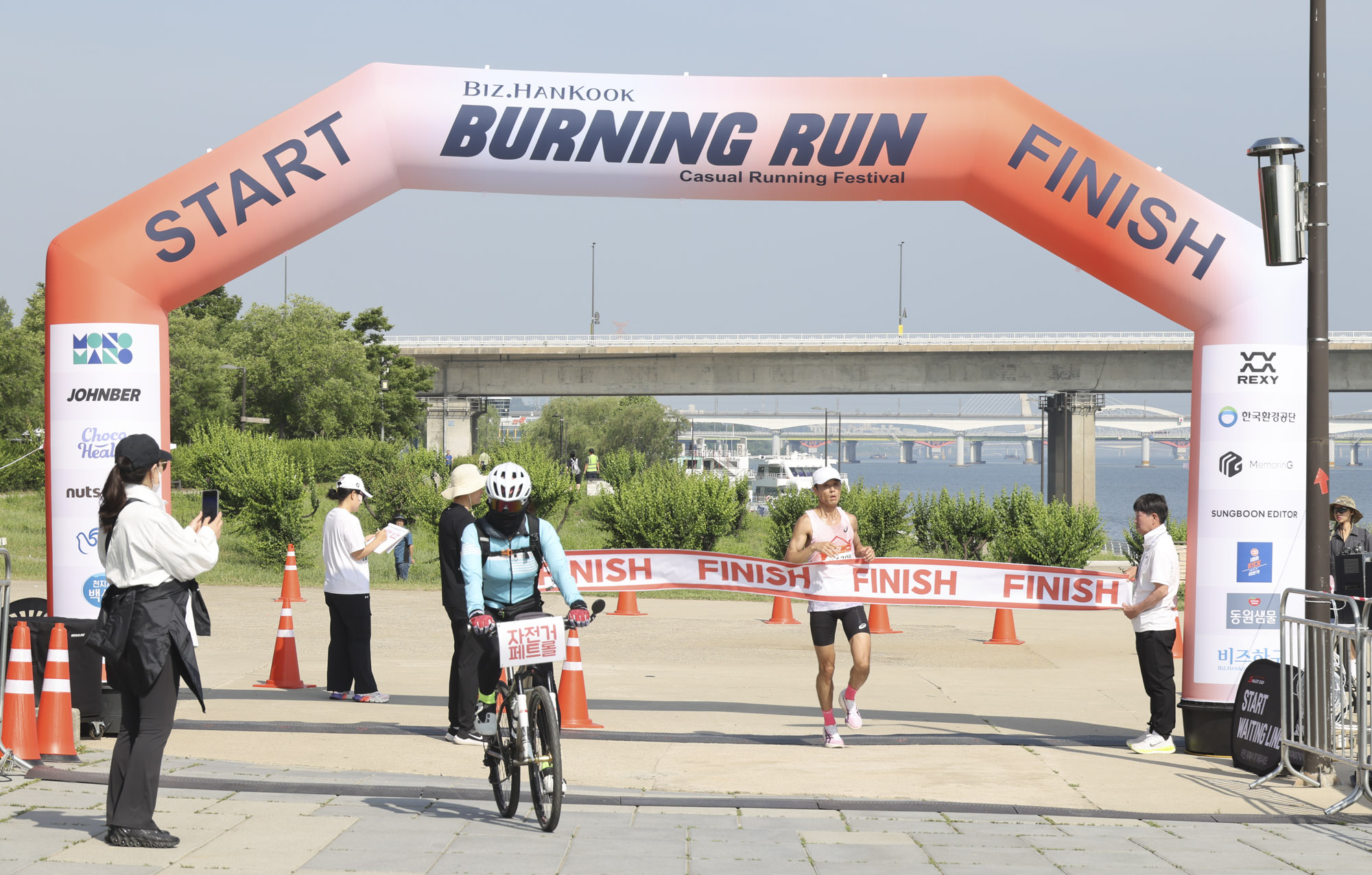 버닝런;버닝런2026;마라톤;비즈한국
