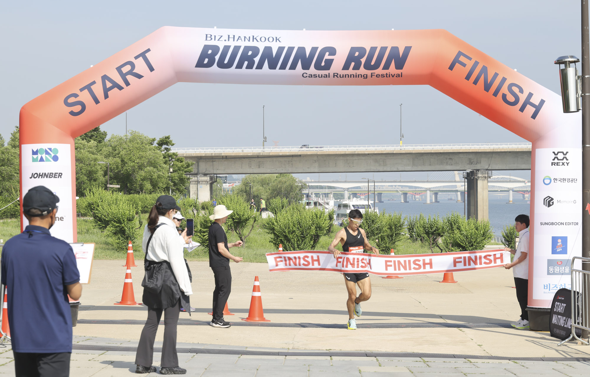 버닝런;버닝런2026;마라톤;비즈한국
