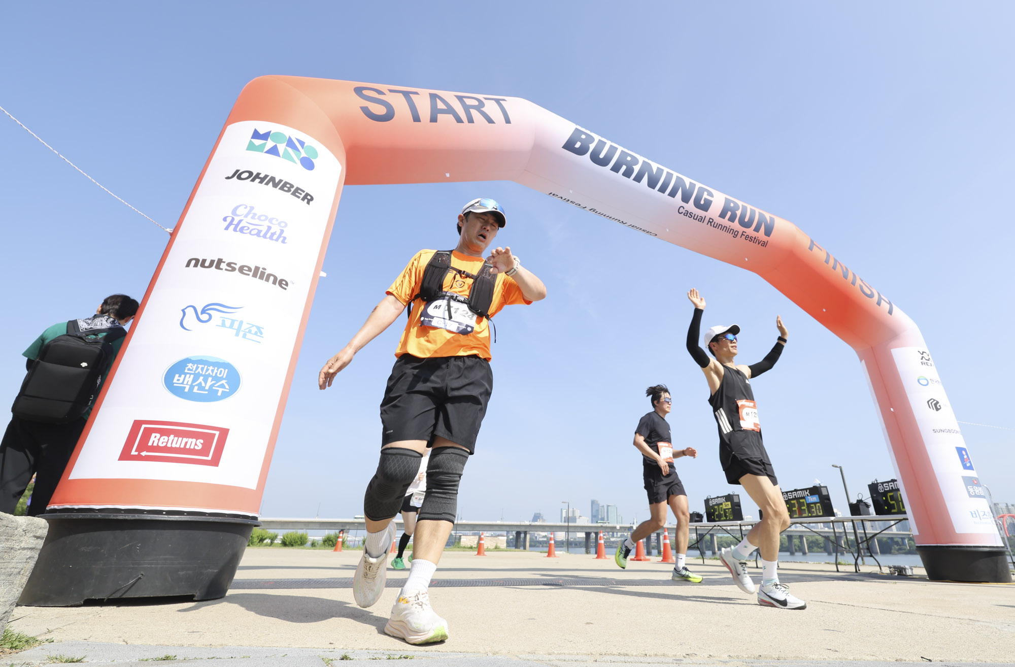 버닝런;버닝런2026;마라톤;비즈한국