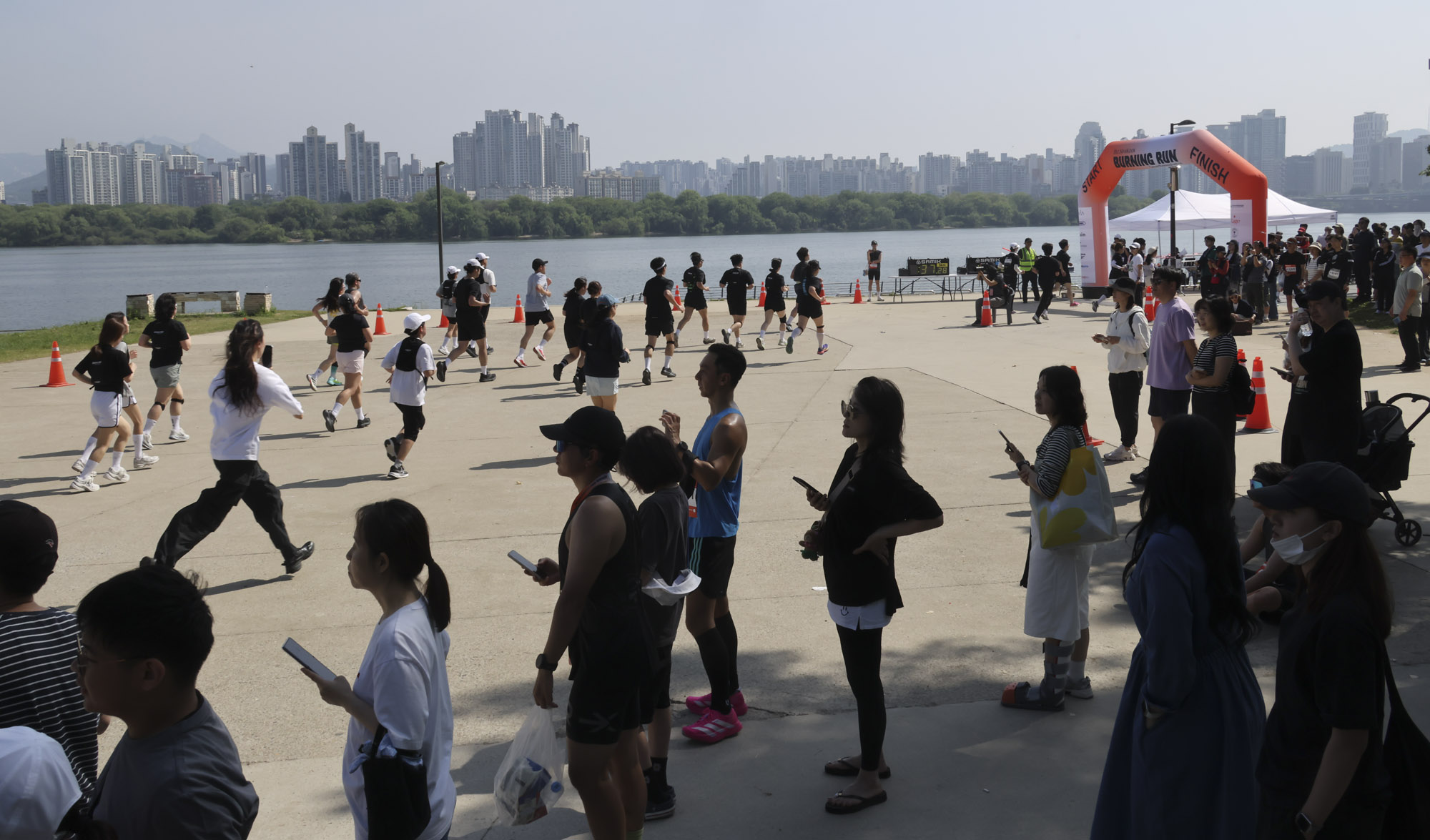 버닝런;버닝런2026;마라톤;비즈한국
