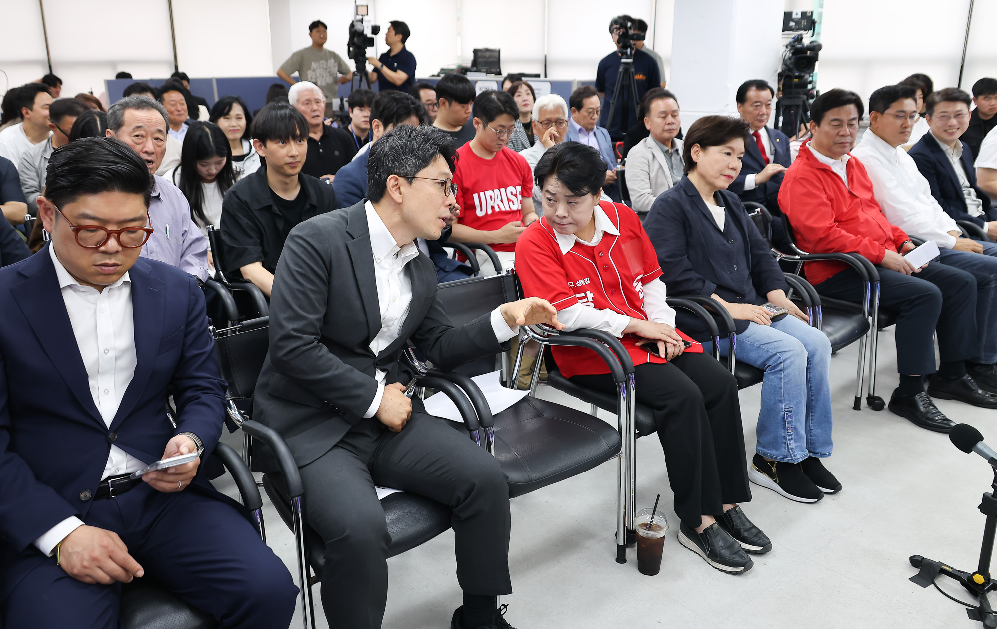 오세훈;후보;캠프;전국동시지방선거;방송3사;출구조사