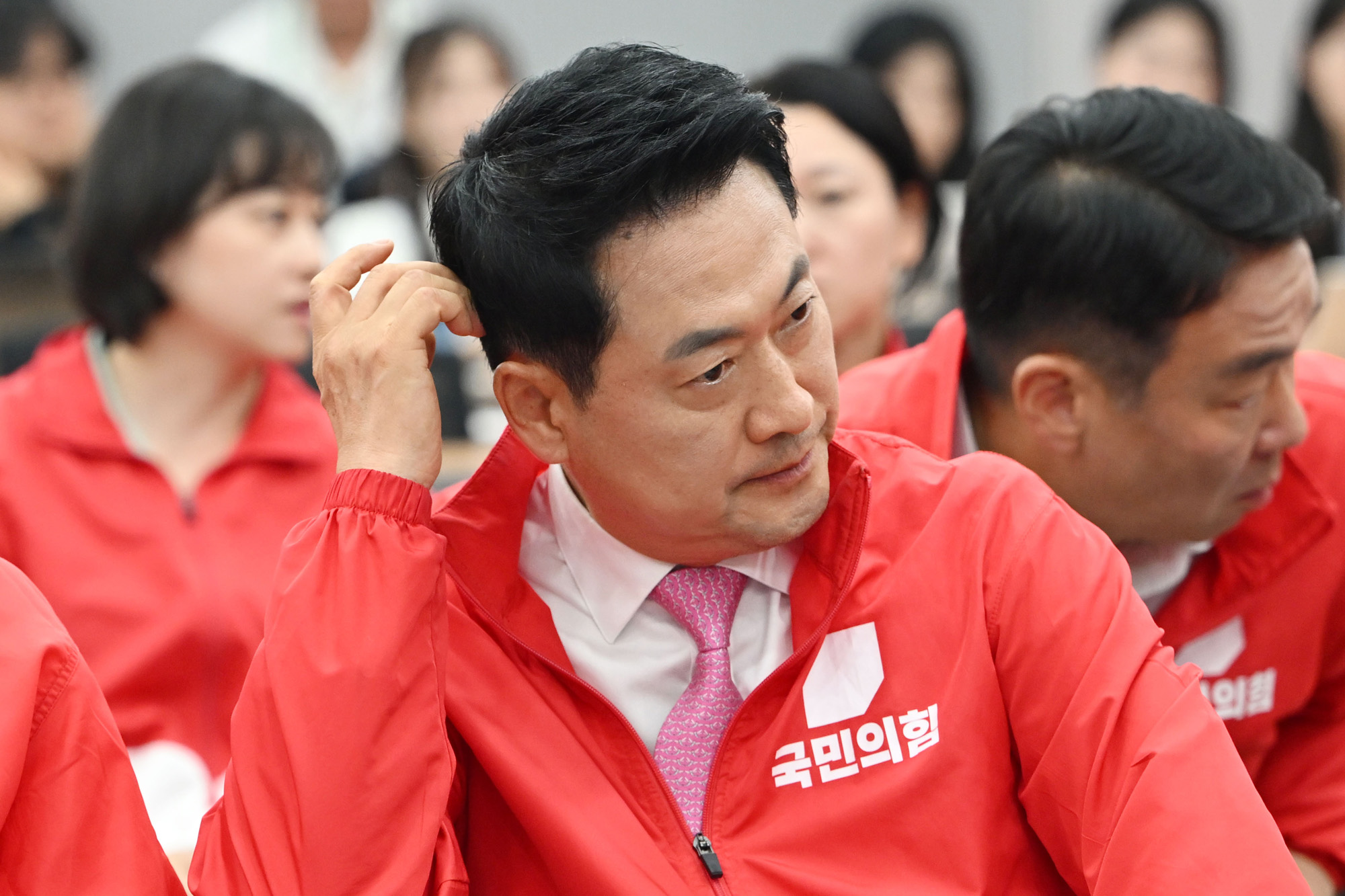 정치;정당;국민의힘개표상황실;장동혁;국민의힘방송사출구결과