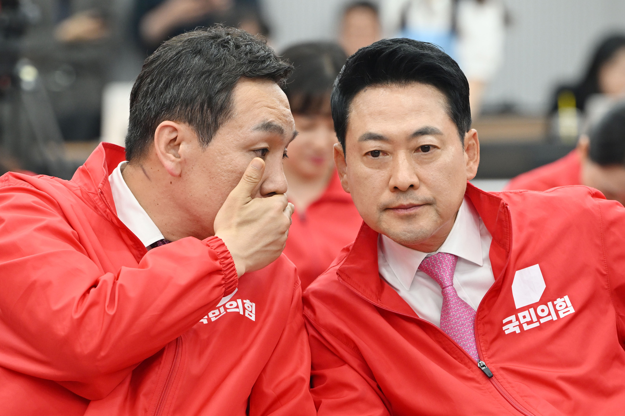정치;정당;국민의힘개표상황실;장동혁;국민의힘방송사출구결과
