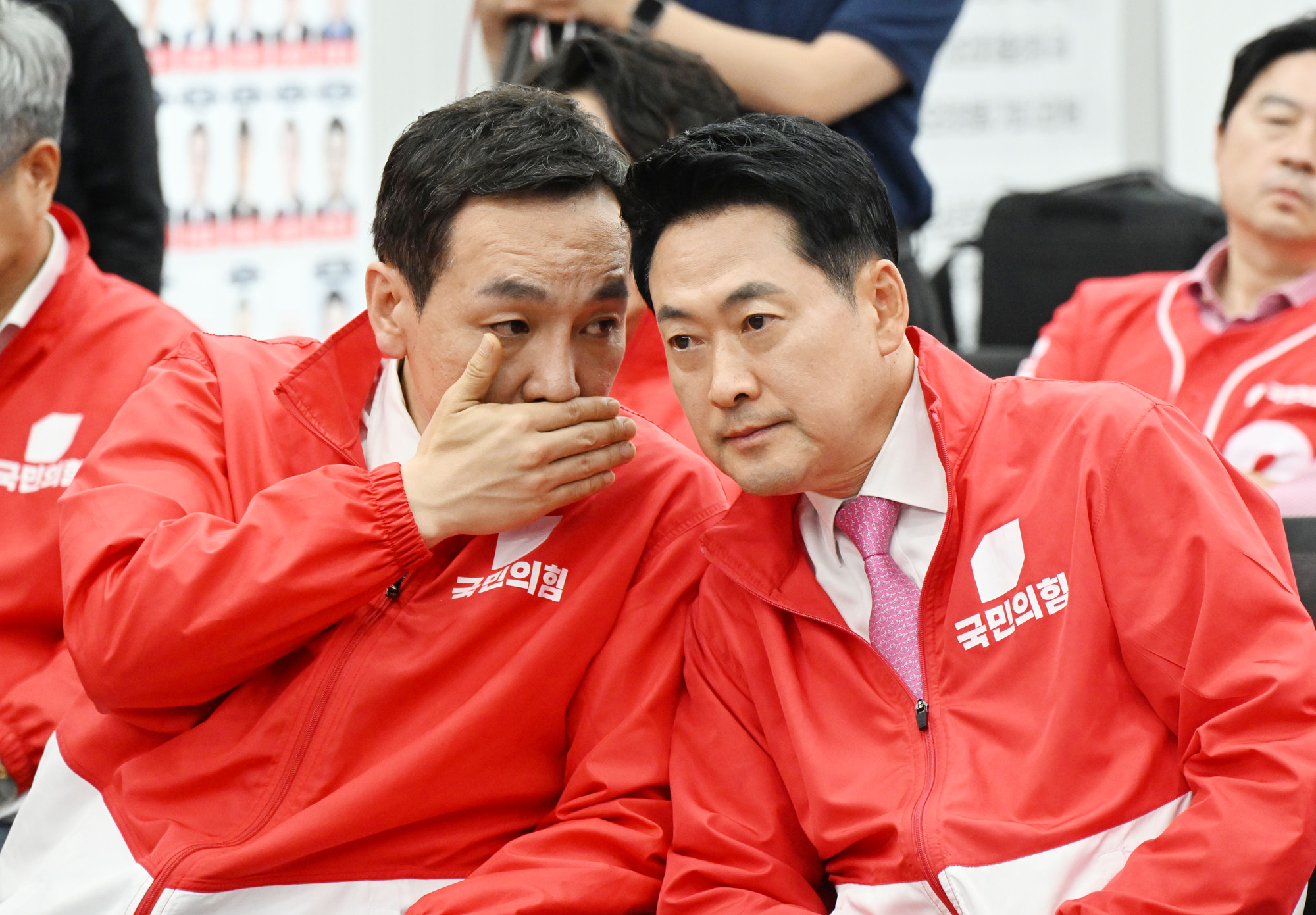 정치;정당;국민의힘개표상황실;장동혁;국민의힘방송사출구결과