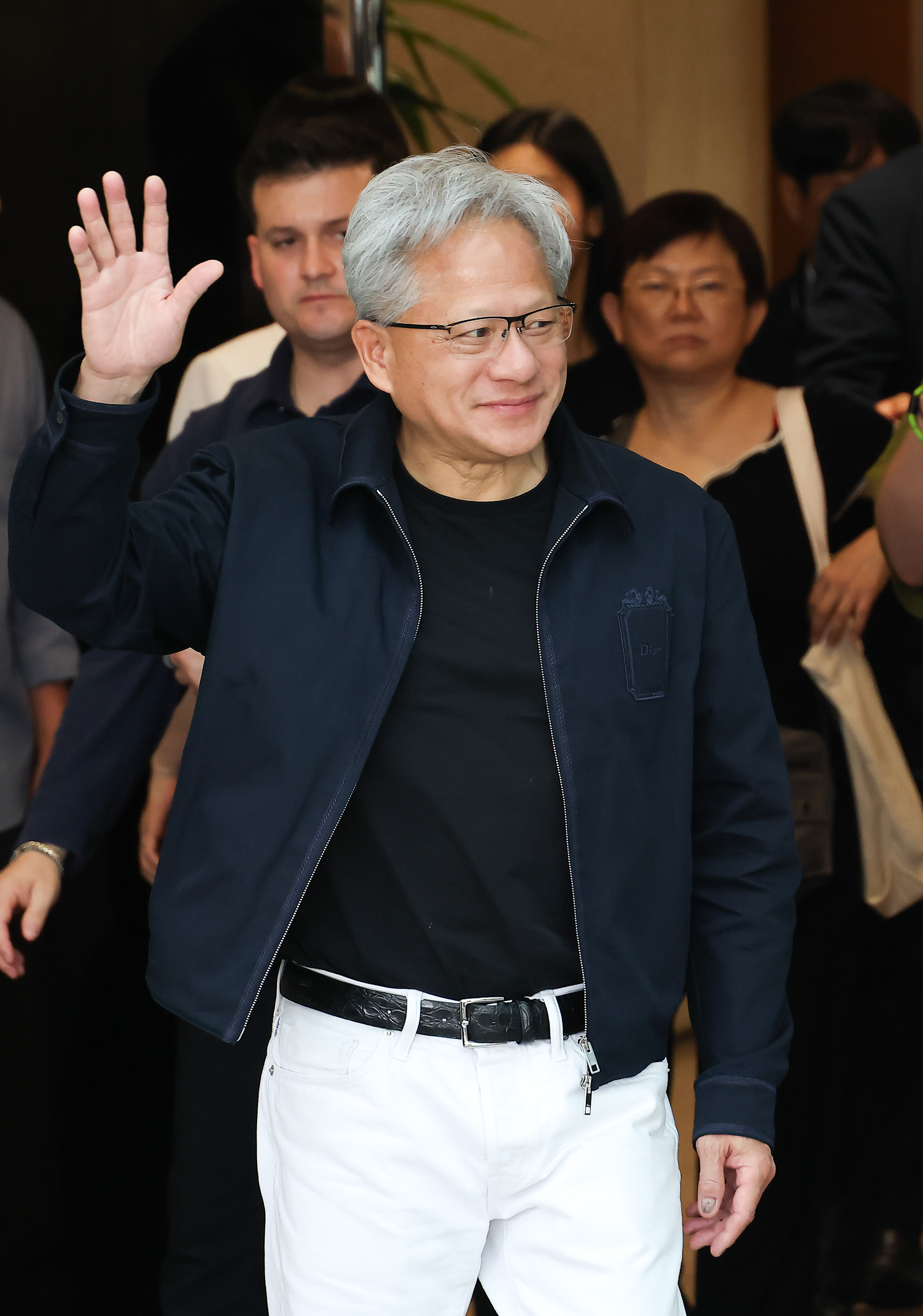 젠슨황;입국