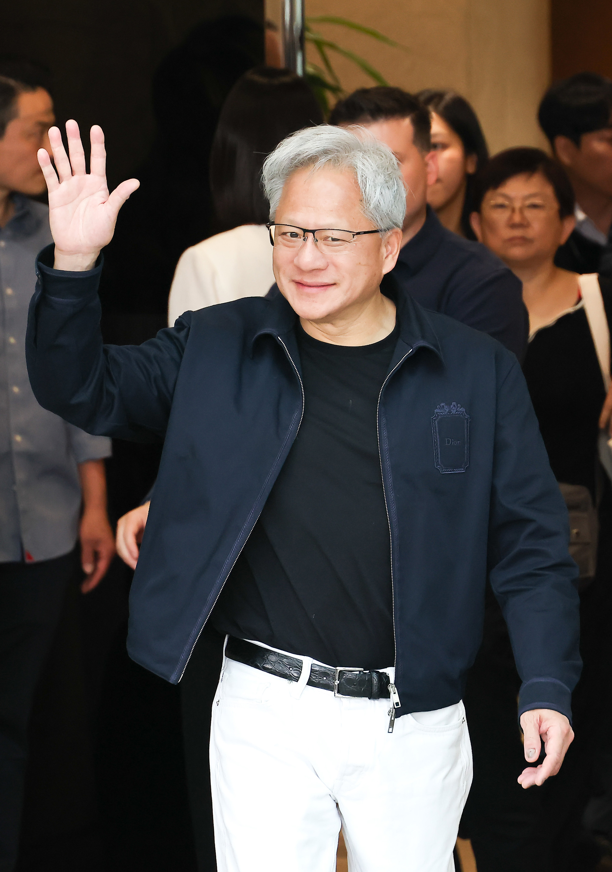 젠슨황;입국