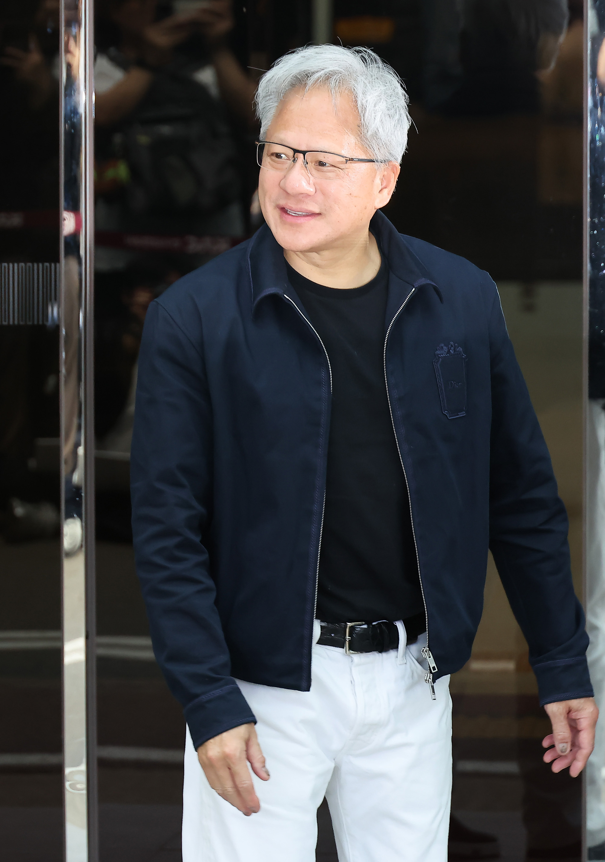 젠슨황;입국