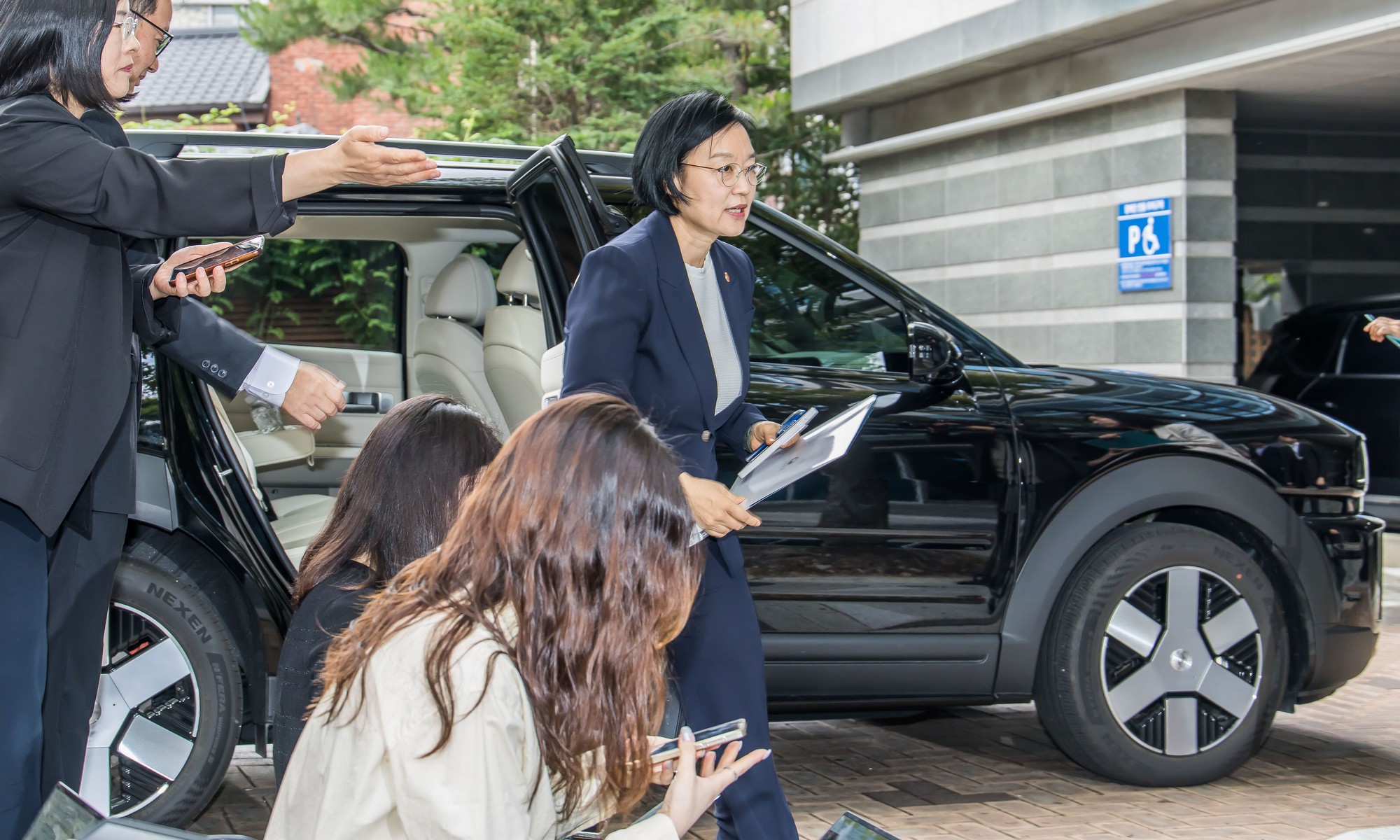 정치;행정;인물;이재명정부;국무총리후보자;한성숙;한성숙총리후보;한성숙국무총리후보자첫출근;금융감독원연수원