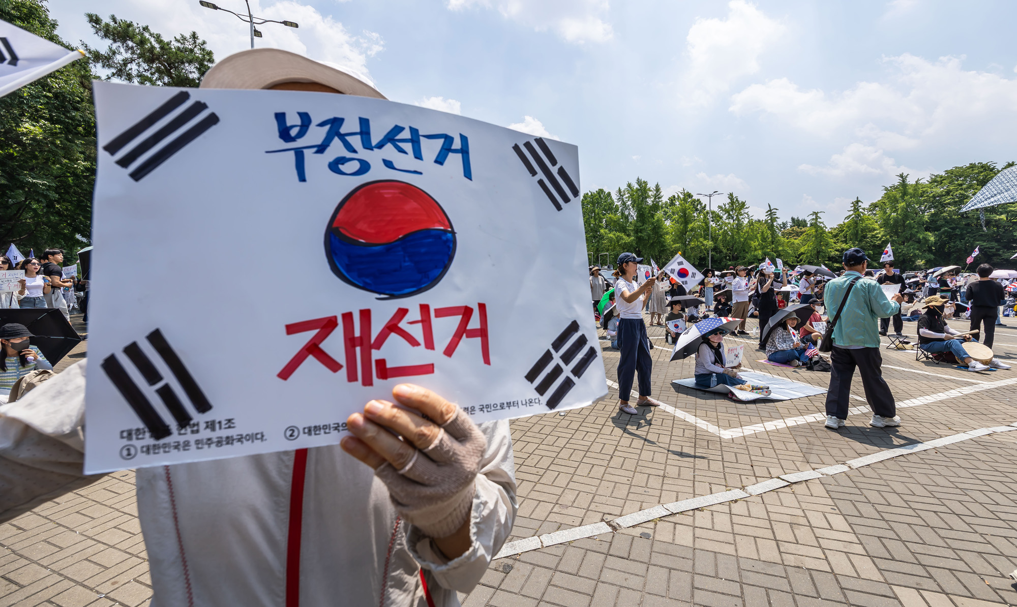사회;집회;시위;6.3지방선거투표용지부족사태;재선거요구;부정선거주장;잠실개표소봉쇄시위;잠실개표소봉쇄극우;극우집회;태극기집회;올림픽공원투표소봉쇄