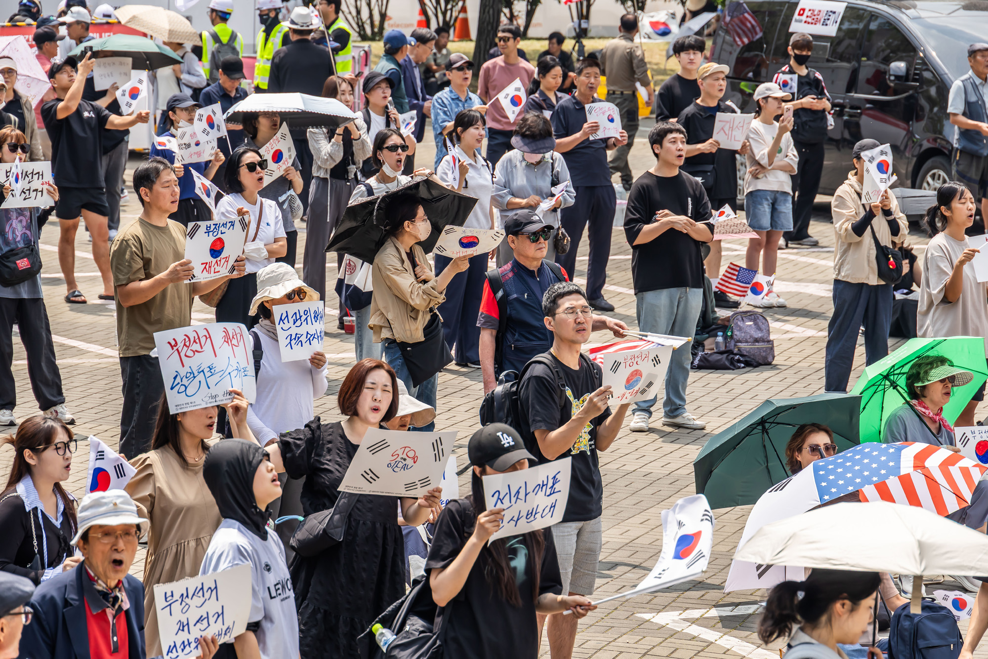 사회;집회;시위;6.3지방선거투표용지부족사태;재선거요구;부정선거주장;잠실개표소봉쇄시위;잠실개표소봉쇄극우;극우집회;태극기집회;올림픽공원투표소봉쇄