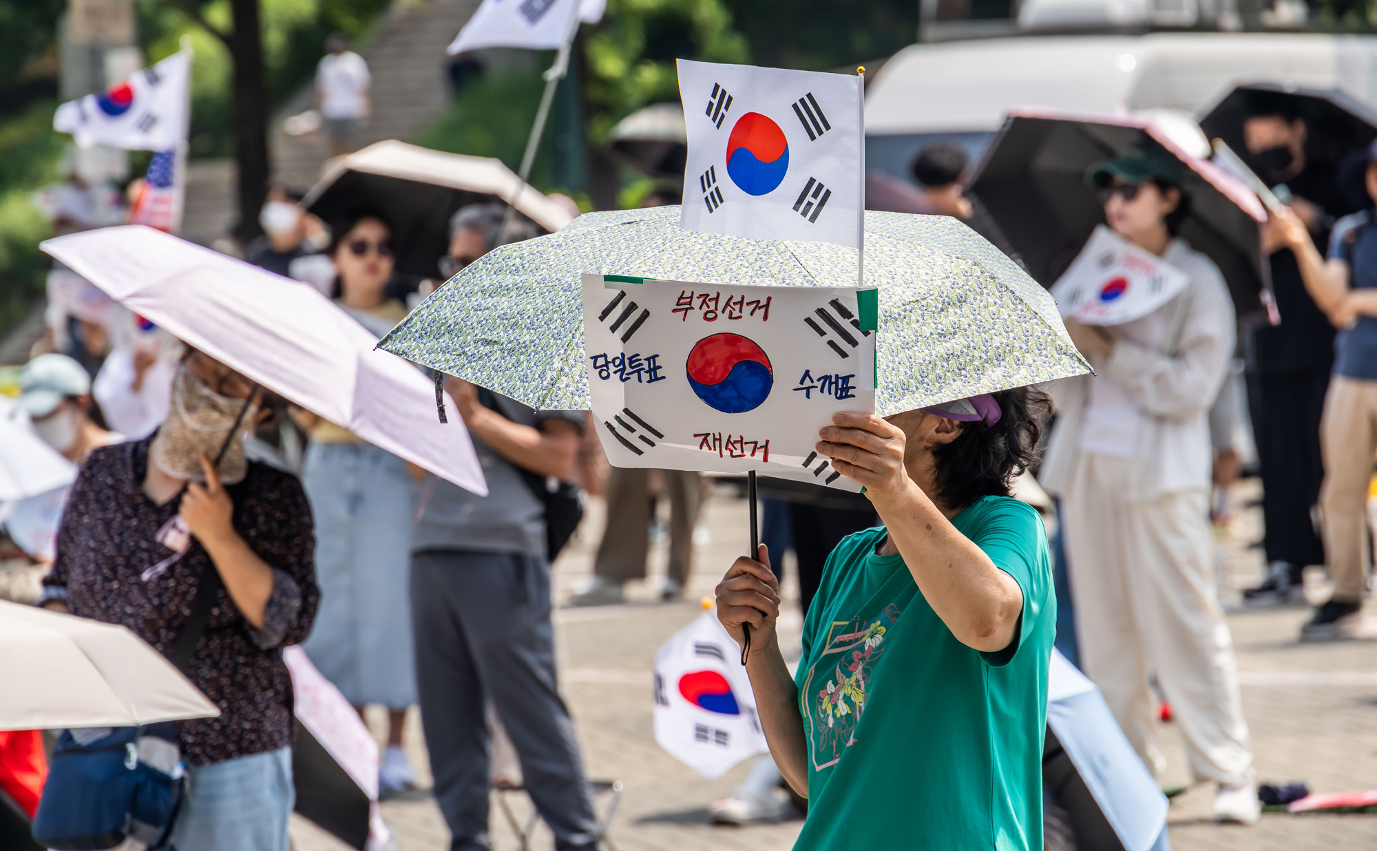사회;집회;시위;6.3지방선거투표용지부족사태;재선거요구;부정선거주장;잠실개표소봉쇄시위;잠실개표소봉쇄극우;극우집회;태극기집회;올림픽공원투표소봉쇄