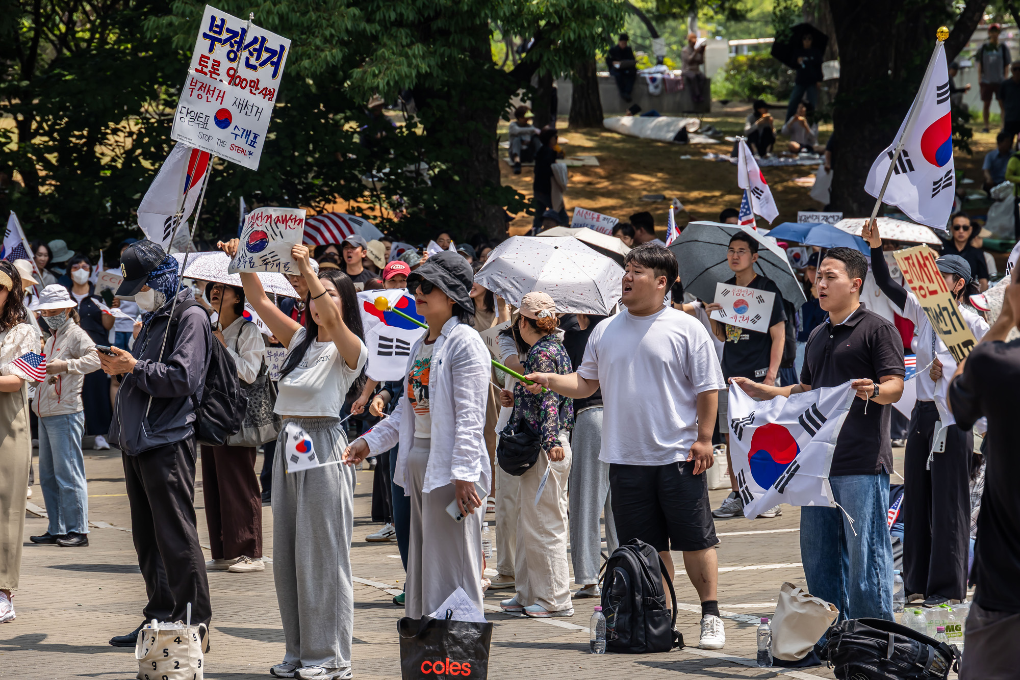 사회;집회;시위;6.3지방선거투표용지부족사태;재선거요구;부정선거주장;잠실개표소봉쇄시위;잠실개표소봉쇄극우;극우집회;태극기집회;올림픽공원투표소봉쇄