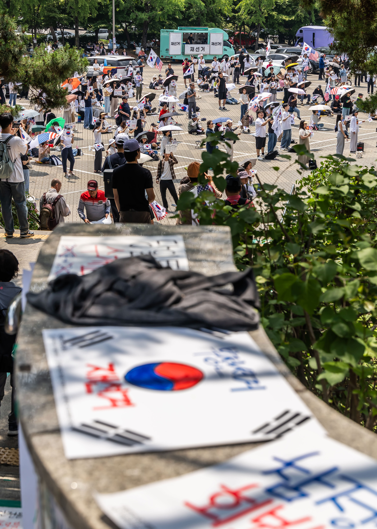 사회;집회;시위;6.3지방선거투표용지부족사태;재선거요구;부정선거주장;잠실개표소봉쇄시위;잠실개표소봉쇄극우;극우집회;태극기집회;올림픽공원투표소봉쇄