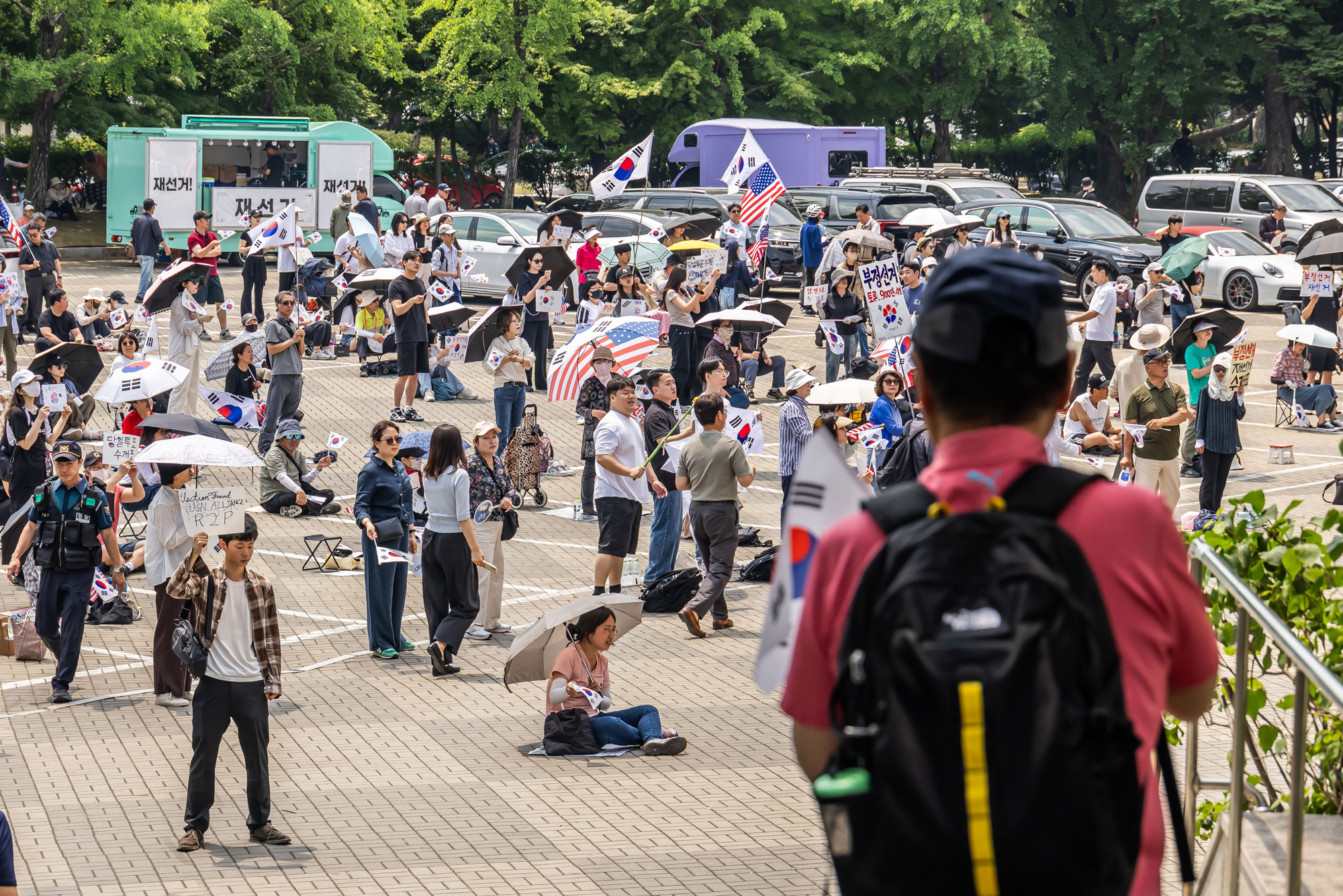사회;집회;시위;6.3지방선거투표용지부족사태;재선거요구;부정선거주장;잠실개표소봉쇄시위;잠실개표소봉쇄극우;극우집회;태극기집회;올림픽공원투표소봉쇄