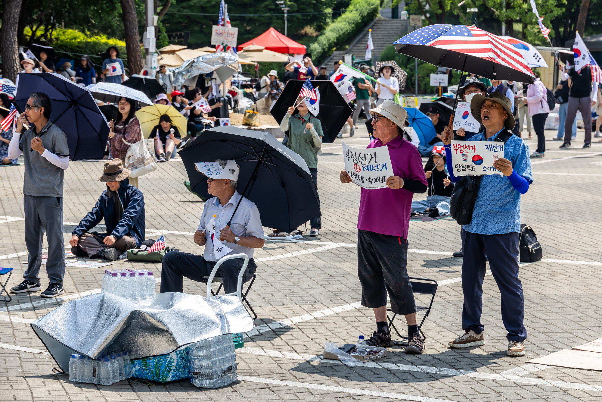 사회;집회;시위;6.3지방선거투표용지부족사태;재선거요구;부정선거주장;잠실개표소봉쇄시위;잠실개표소봉쇄극우;극우집회;태극기집회;올림픽공원투표소봉쇄