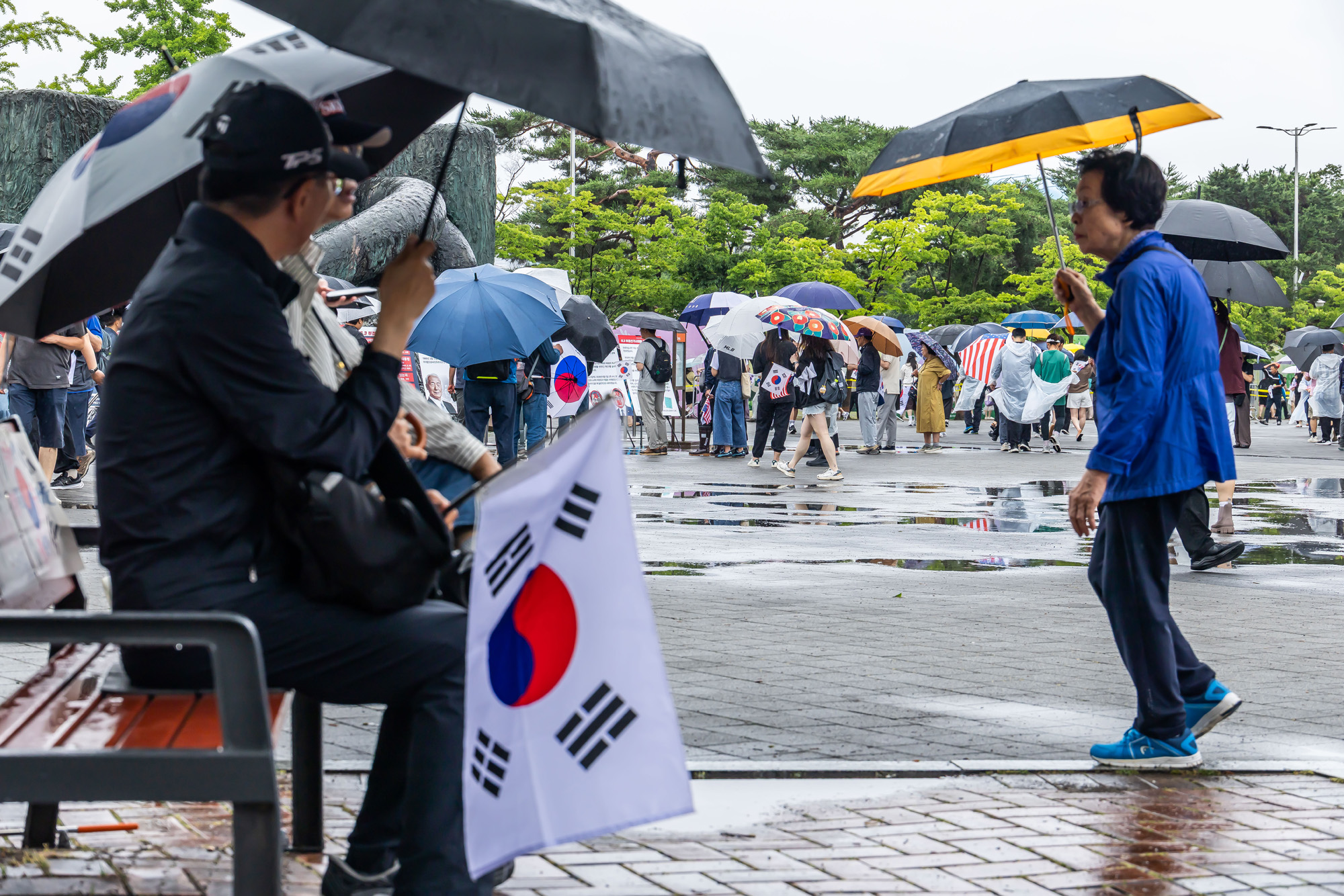 사회;집회;시위;6.3지방선거투표용지부족사태;재선거요구;부정선거주장;잠실개표소봉쇄시위;잠실개표소봉쇄극우;극우집회;태극기집회;올림픽공원투표소봉쇄