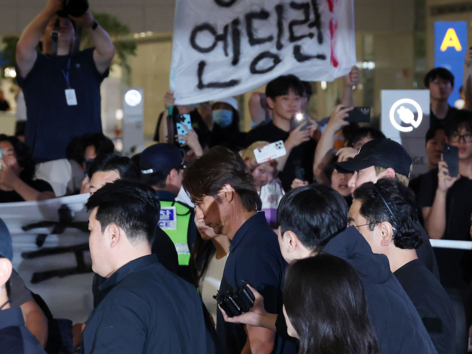 스포츠;축구;2026북중미월드컵;축구국가대표팀귀국;홍명보귀국;홍명보전축구대표팀감독