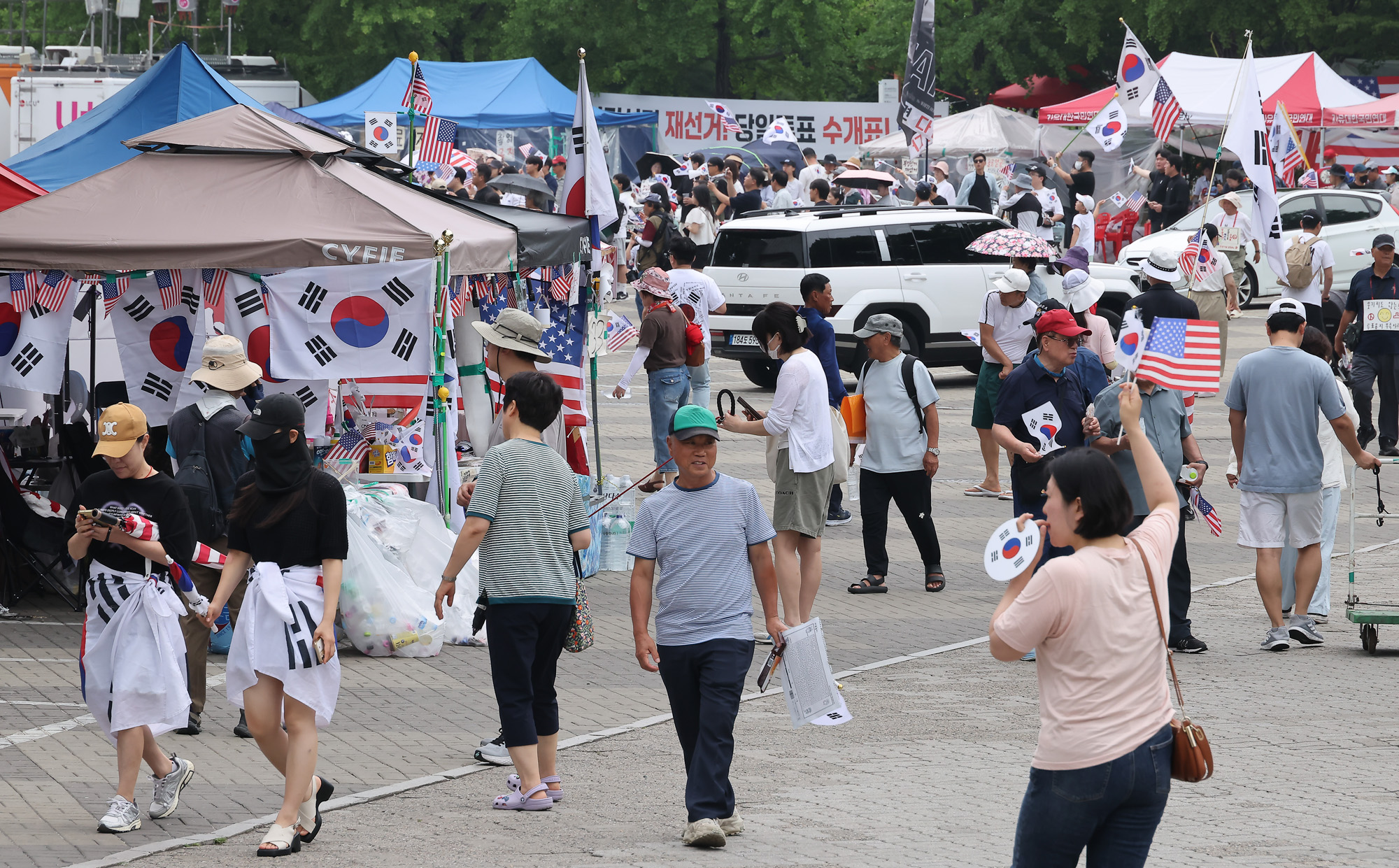 핸드볼경기장;개표소;시위;투표;개표;투표용지