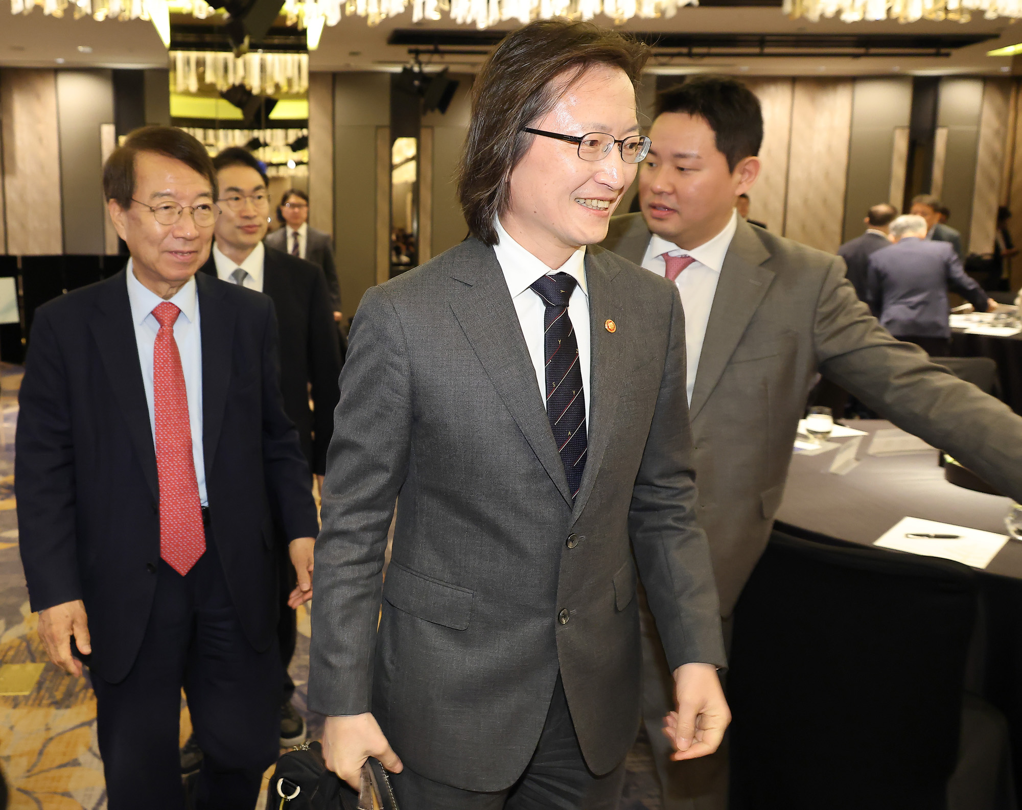 동반성장컨퍼런스;포럼;동반성장위원회;일요신문;포시즌호텔;디지털전환;토론