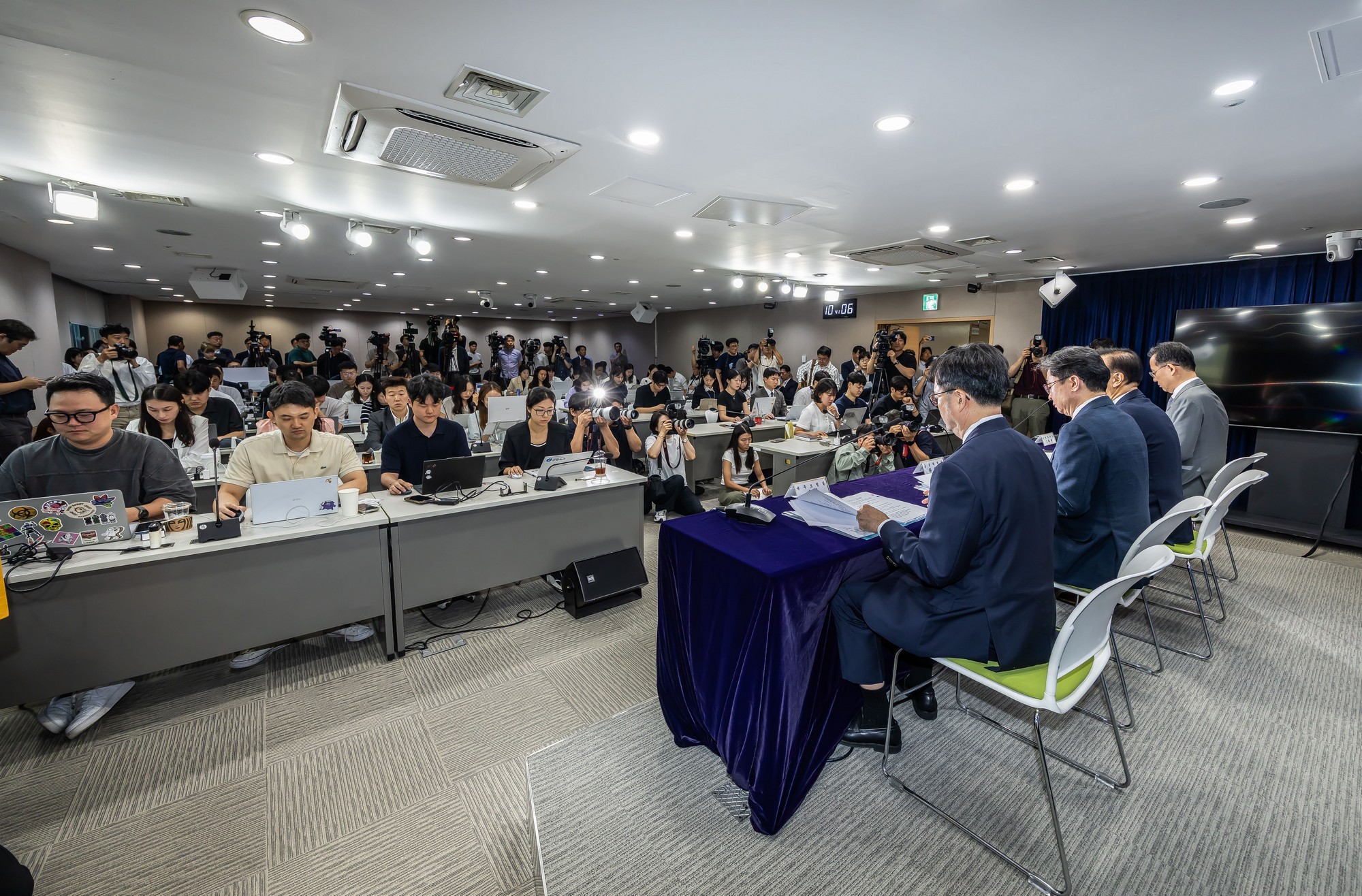 경제;부동산;정부;이재명정부;김윤덕국토교통부장관;김윤덕장관;이억원금융위원장;임기근국무조정실장;전월세및매매시장안정을위한주택신속공급방안;부동산시장안정을위한금융종합대책;정부합동브리핑