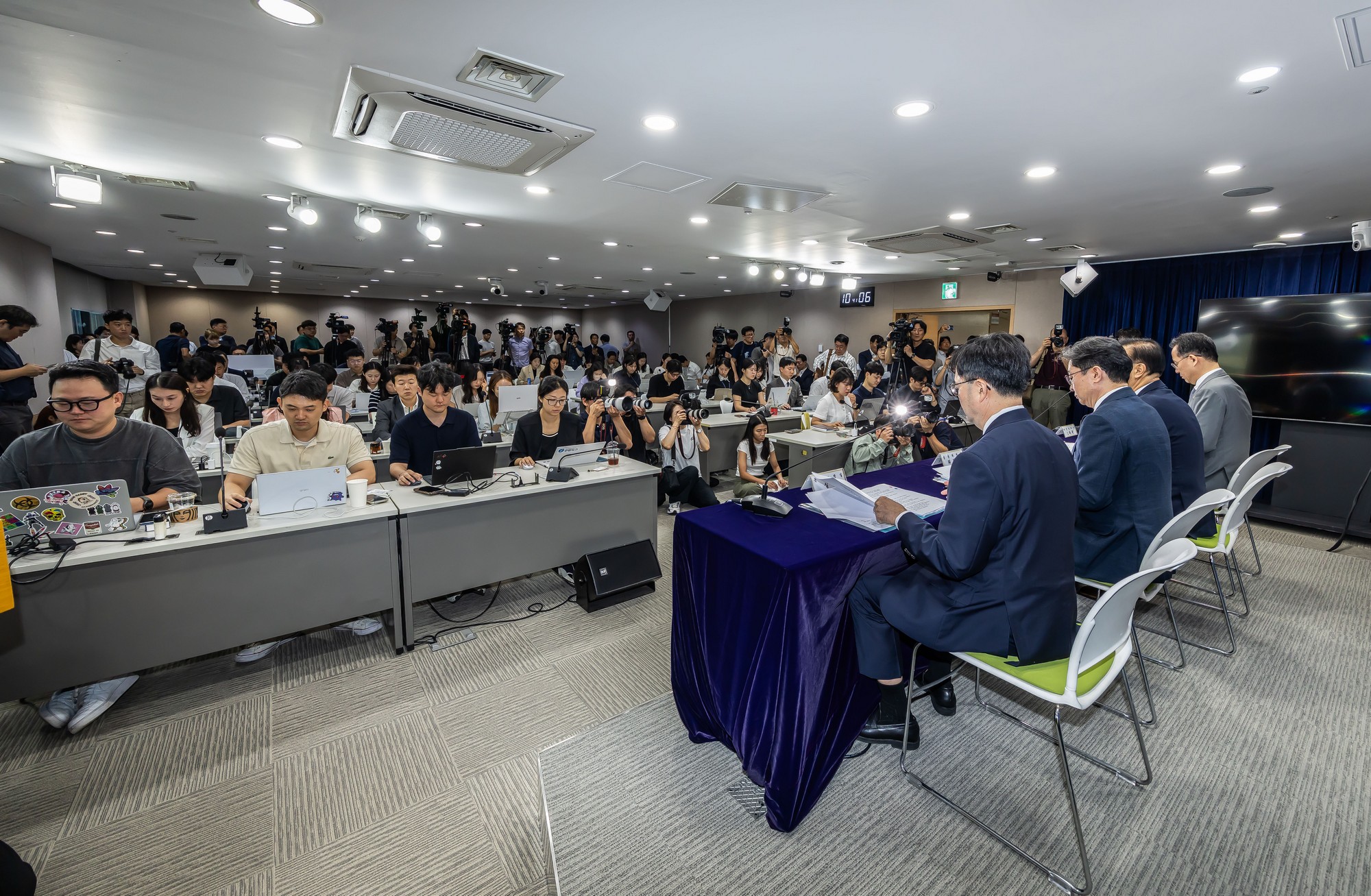 경제;부동산;정부;이재명정부;김윤덕국토교통부장관;김윤덕장관;이억원금융위원장;임기근국무조정실장;전월세및매매시장안정을위한주택신속공급방안;부동산시장안정을위한금융종합대책;정부합동브리핑