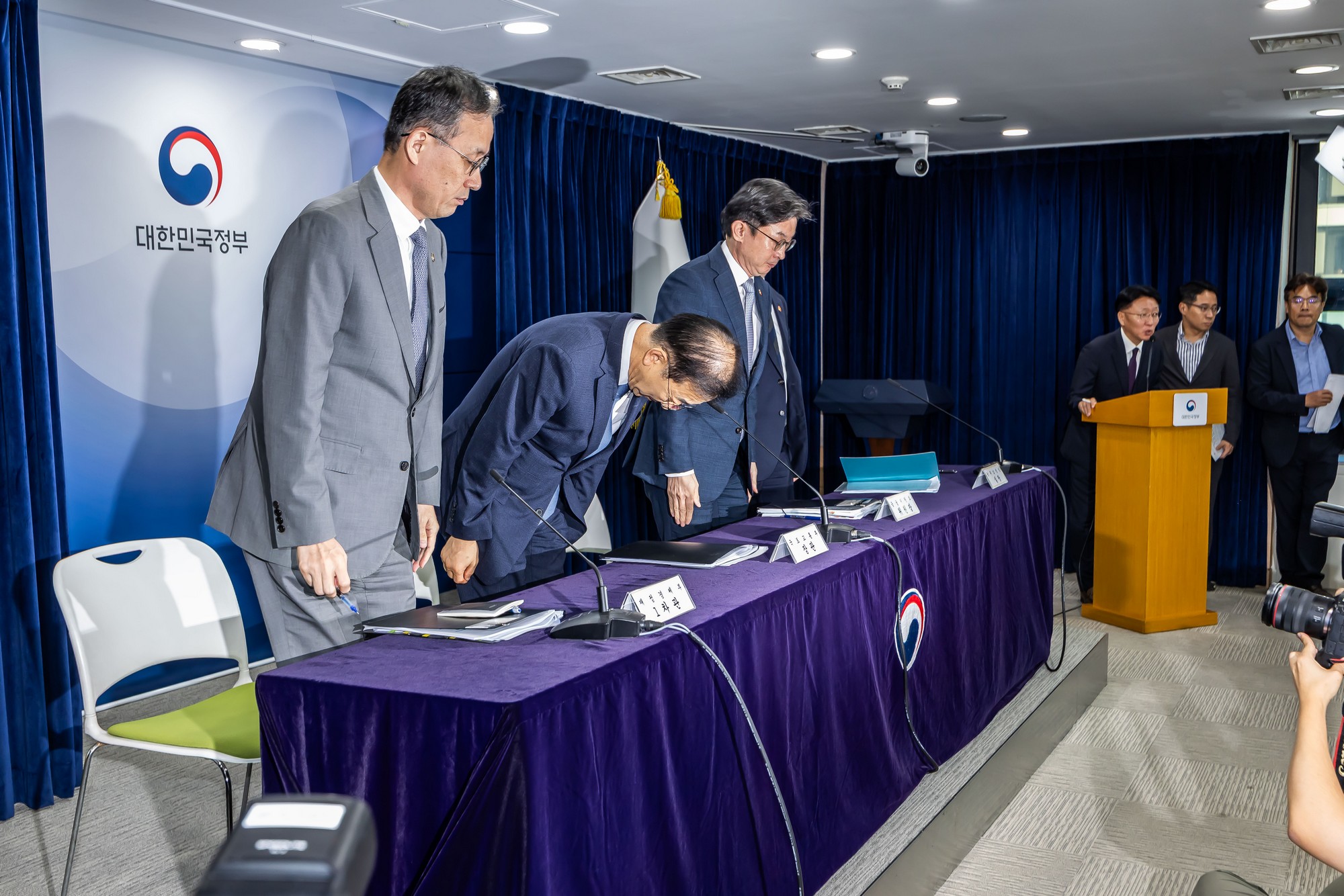 경제;부동산;정부;이재명정부;김윤덕국토교통부장관;김윤덕장관;이억원금융위원장;임기근국무조정실장;전월세및매매시장안정을위한주택신속공급방안;부동산시장안정을위한금융종합대책;정부합동브리핑