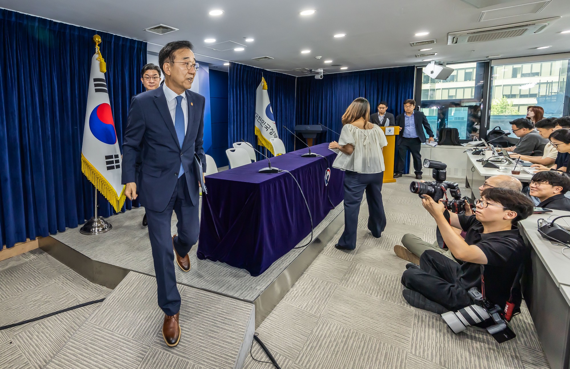 경제;부동산;정부;이재명정부;김윤덕국토교통부장관;김윤덕장관;이억원금융위원장;임기근국무조정실장;전월세및매매시장안정을위한주택신속공급방안;부동산시장안정을위한금융종합대책;정부합동브리핑