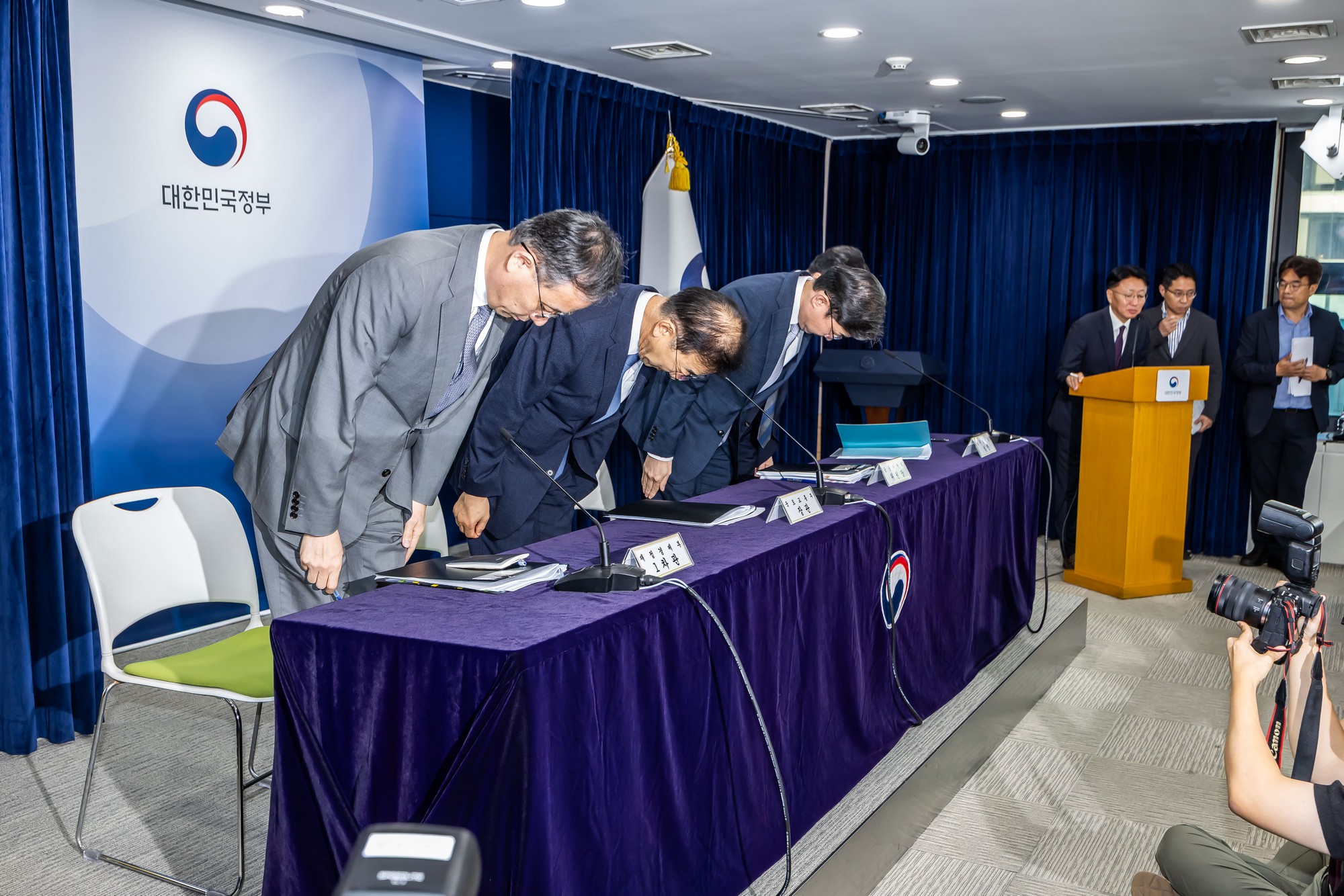 경제;부동산;정부;이재명정부;김윤덕국토교통부장관;김윤덕장관;이억원금융위원장;임기근국무조정실장;전월세및매매시장안정을위한주택신속공급방안;부동산시장안정을위한금융종합대책;정부합동브리핑