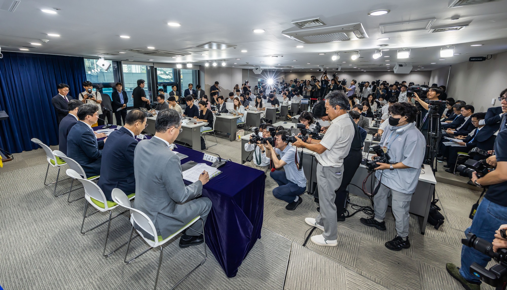 경제;부동산;정부;이재명정부;김윤덕국토교통부장관;김윤덕장관;이억원금융위원장;임기근국무조정실장;전월세및매매시장안정을위한주택신속공급방안;부동산시장안정을위한금융종합대책;정부합동브리핑