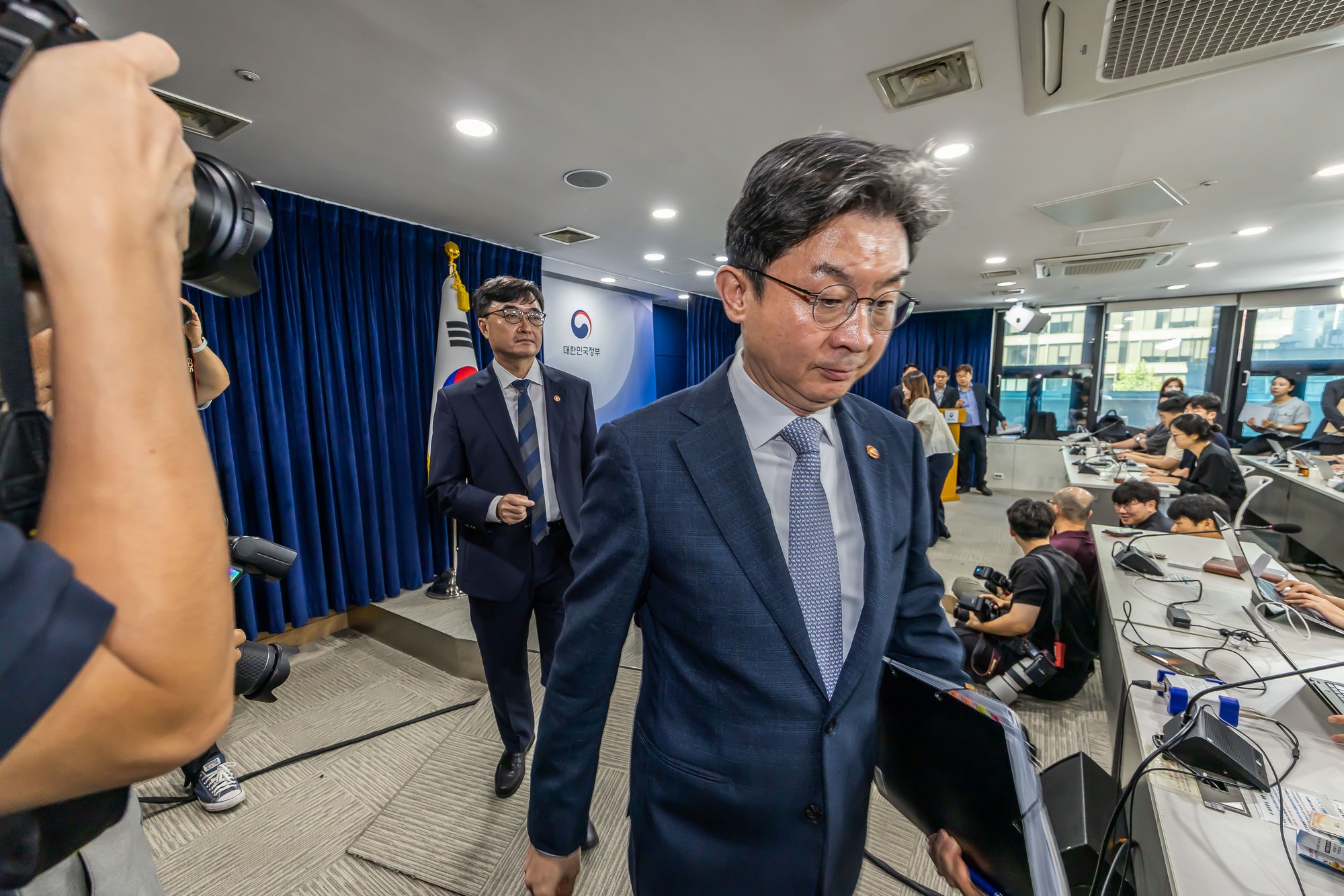 경제;부동산;정부;이재명정부;김윤덕국토교통부장관;김윤덕장관;이억원금융위원장;임기근국무조정실장;전월세및매매시장안정을위한주택신속공급방안;부동산시장안정을위한금융종합대책;정부합동브리핑