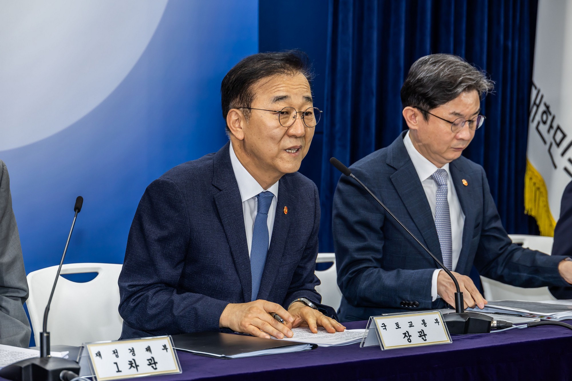 경제;부동산;정부;이재명정부;김윤덕국토교통부장관;김윤덕장관;이억원금융위원장;임기근국무조정실장;전월세및매매시장안정을위한주택신속공급방안;부동산시장안정을위한금융종합대책;정부합동브리핑