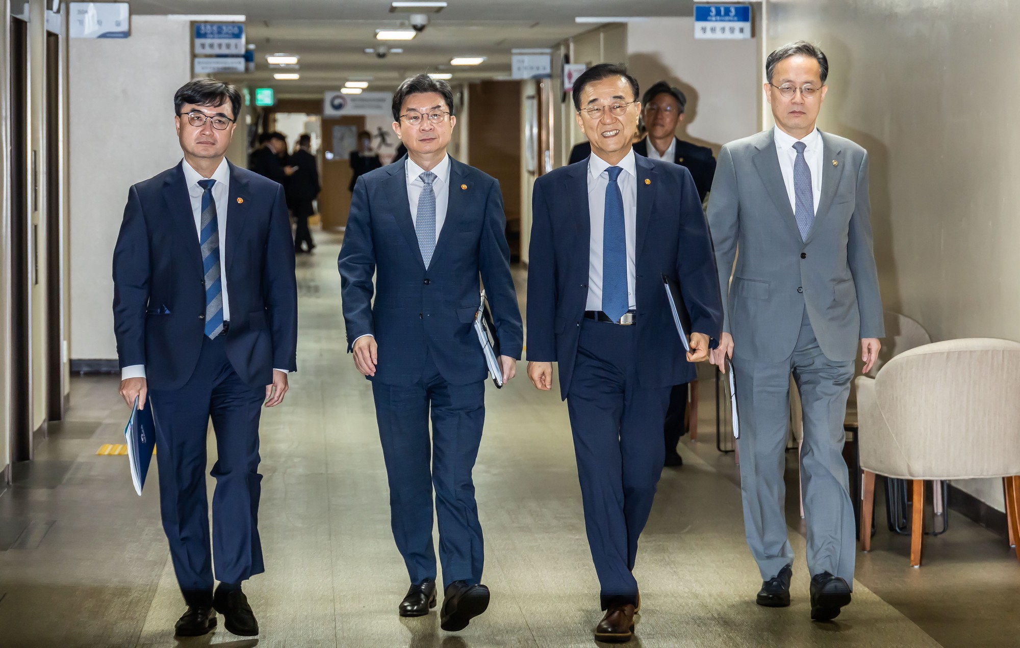 경제;부동산;정부;이재명정부;김윤덕국토교통부장관;김윤덕장관;이억원금융위원장;임기근국무조정실장;전월세및매매시장안정을위한주택신속공급방안;부동산시장안정을위한금융종합대책;정부합동브리핑