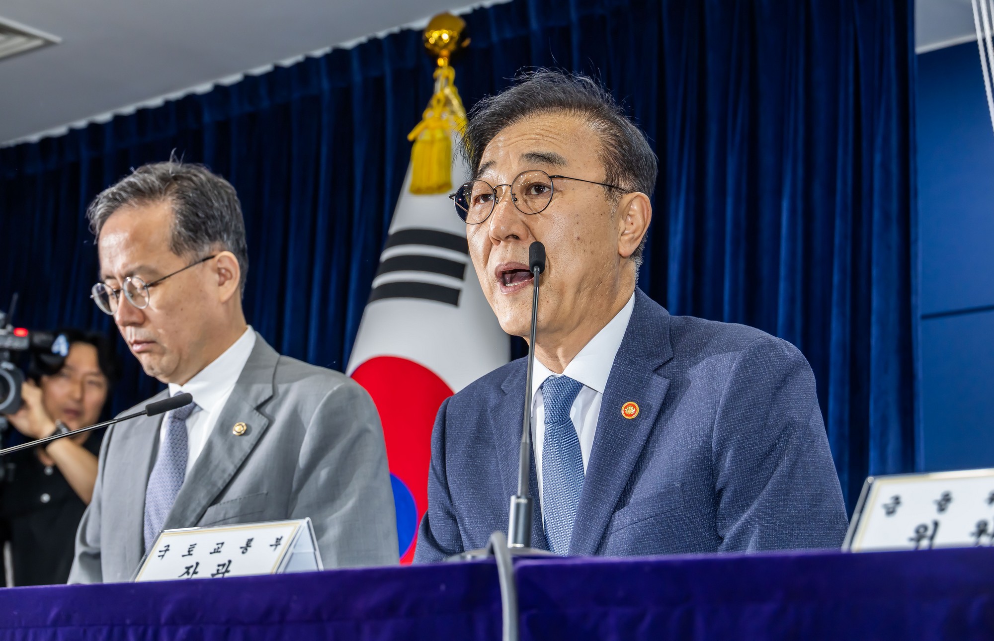 경제;부동산;정부;이재명정부;김윤덕국토교통부장관;김윤덕장관;이억원금융위원장;임기근국무조정실장;전월세및매매시장안정을위한주택신속공급방안;부동산시장안정을위한금융종합대책;정부합동브리핑