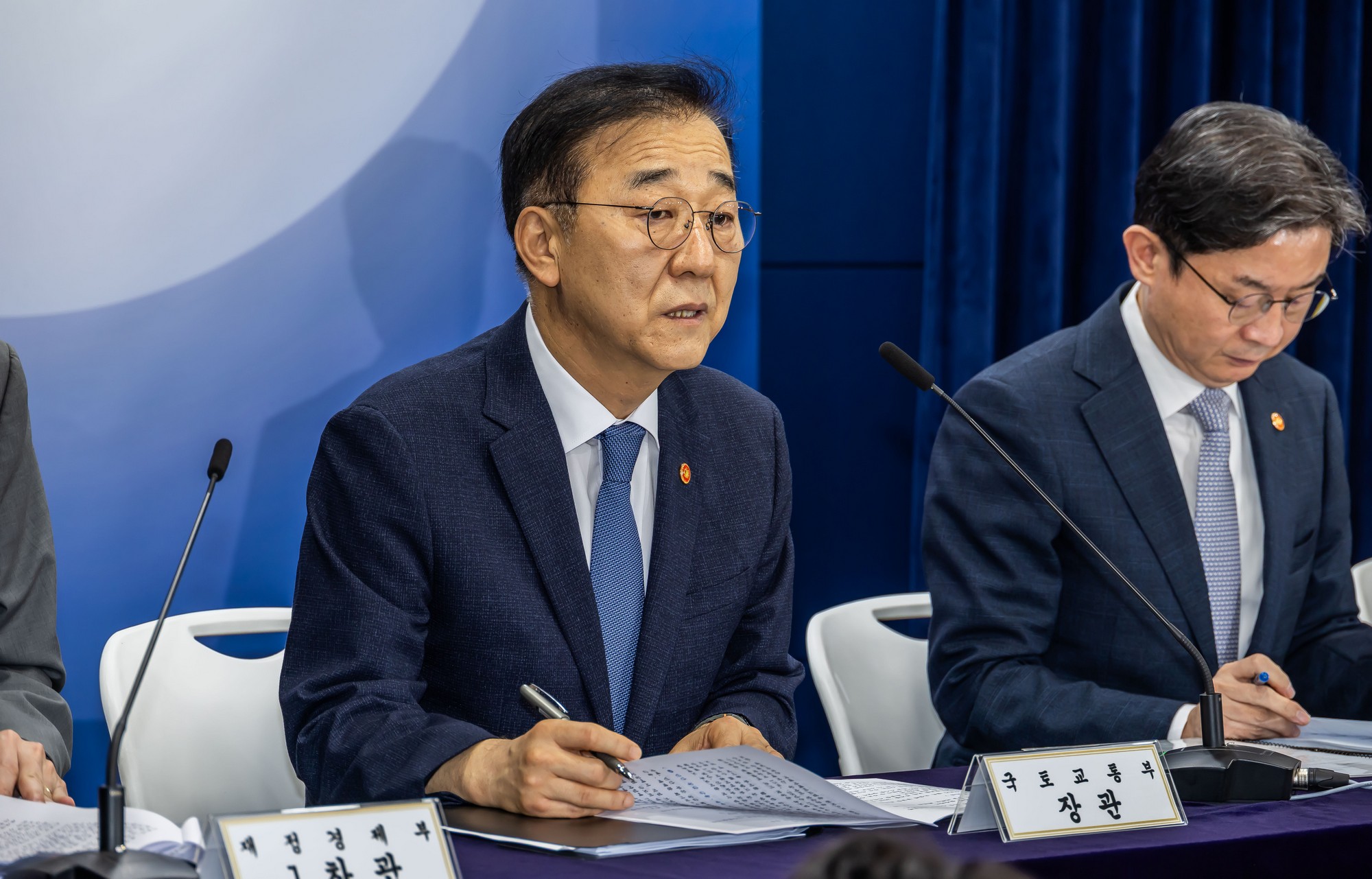 경제;부동산;정부;이재명정부;김윤덕국토교통부장관;김윤덕장관;이억원금융위원장;임기근국무조정실장;전월세및매매시장안정을위한주택신속공급방안;부동산시장안정을위한금융종합대책;정부합동브리핑