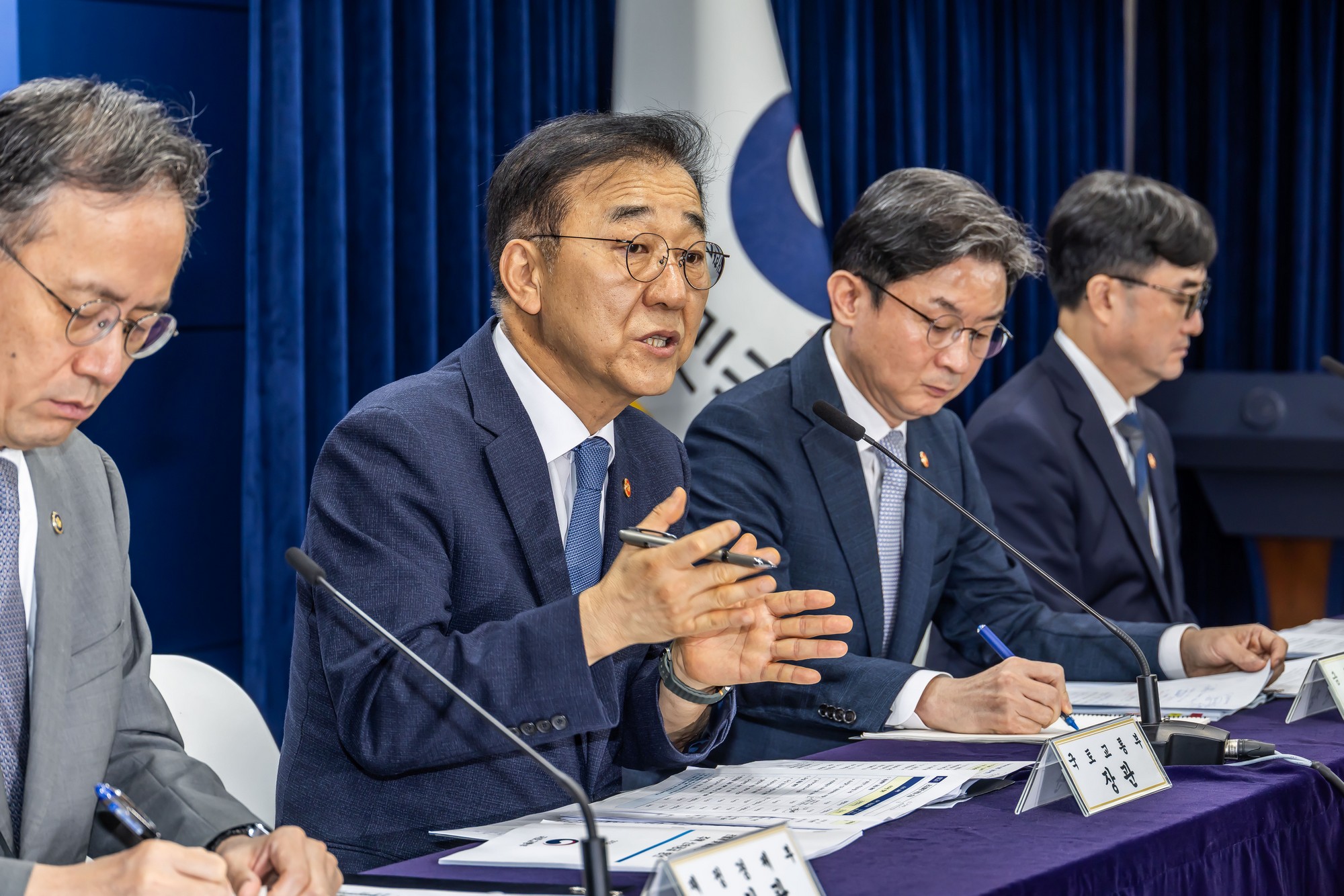 경제;부동산;정부;이재명정부;김윤덕국토교통부장관;김윤덕장관;이억원금융위원장;임기근국무조정실장;전월세및매매시장안정을위한주택신속공급방안;부동산시장안정을위한금융종합대책;정부합동브리핑