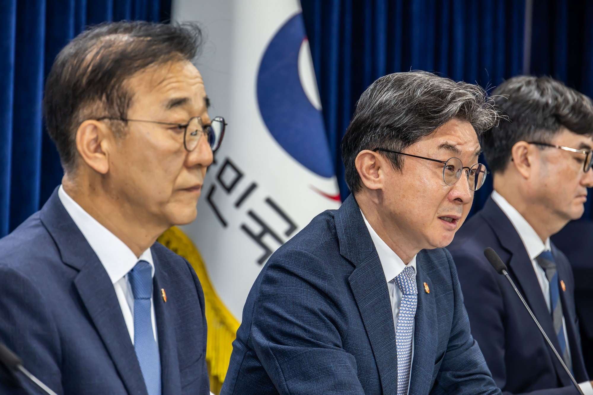 경제;부동산;정부;이재명정부;김윤덕국토교통부장관;김윤덕장관;이억원금융위원장;임기근국무조정실장;전월세및매매시장안정을위한주택신속공급방안;부동산시장안정을위한금융종합대책;정부합동브리핑