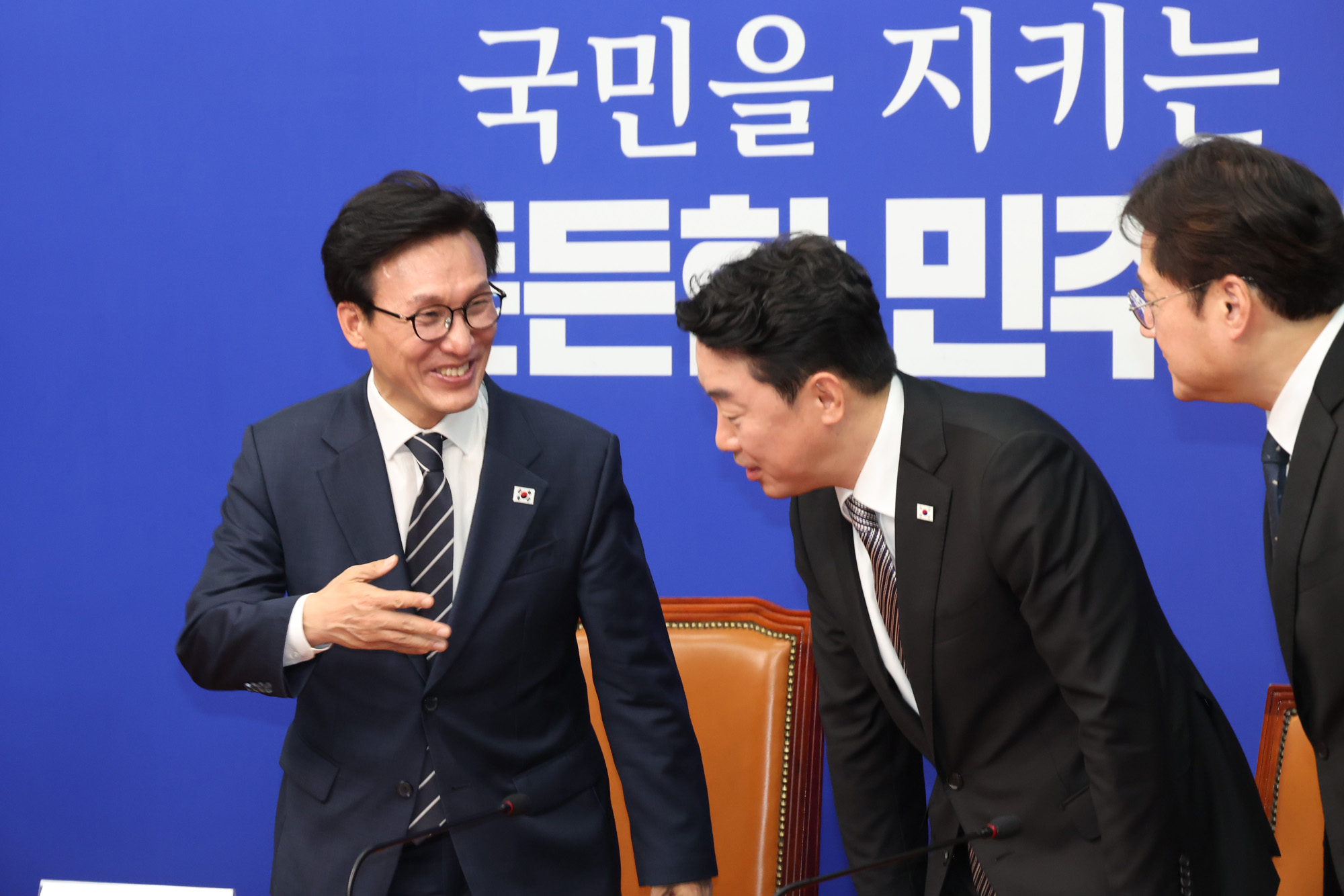 정치;국회;김민석;강훈식;대통령축하난